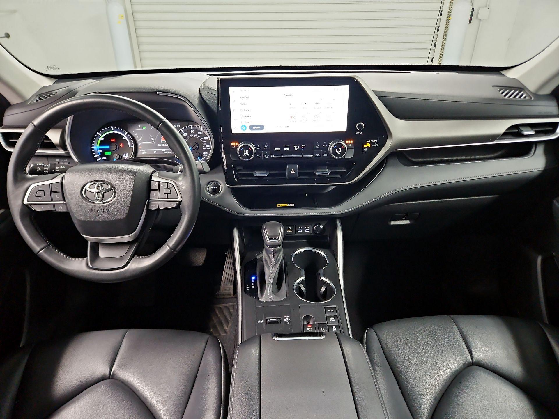 Thumbnail: 2023 Toyota Highlander - 9