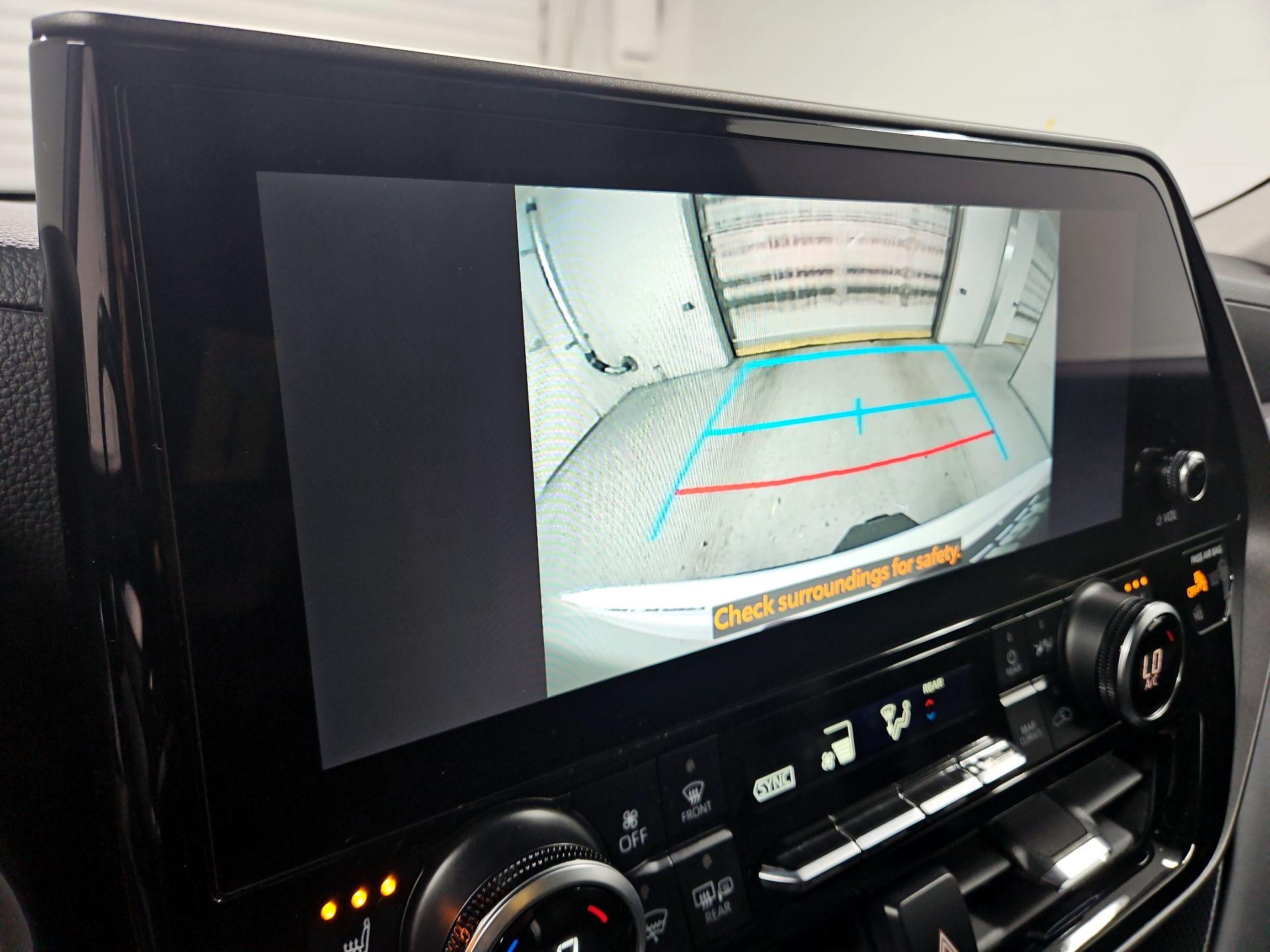 Thumbnail: 2023 Toyota Highlander - 14