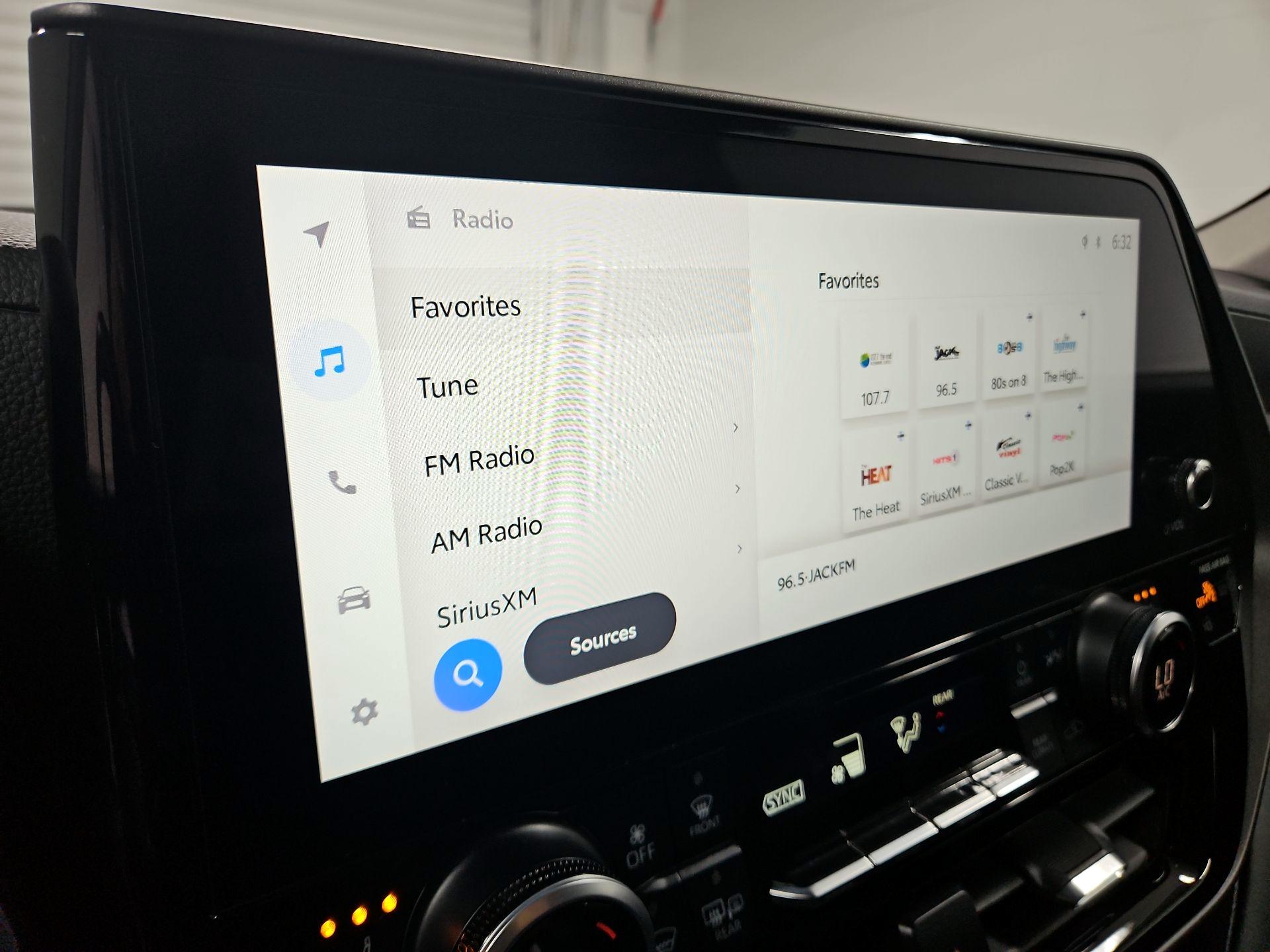 Thumbnail: 2023 Toyota Highlander - 15