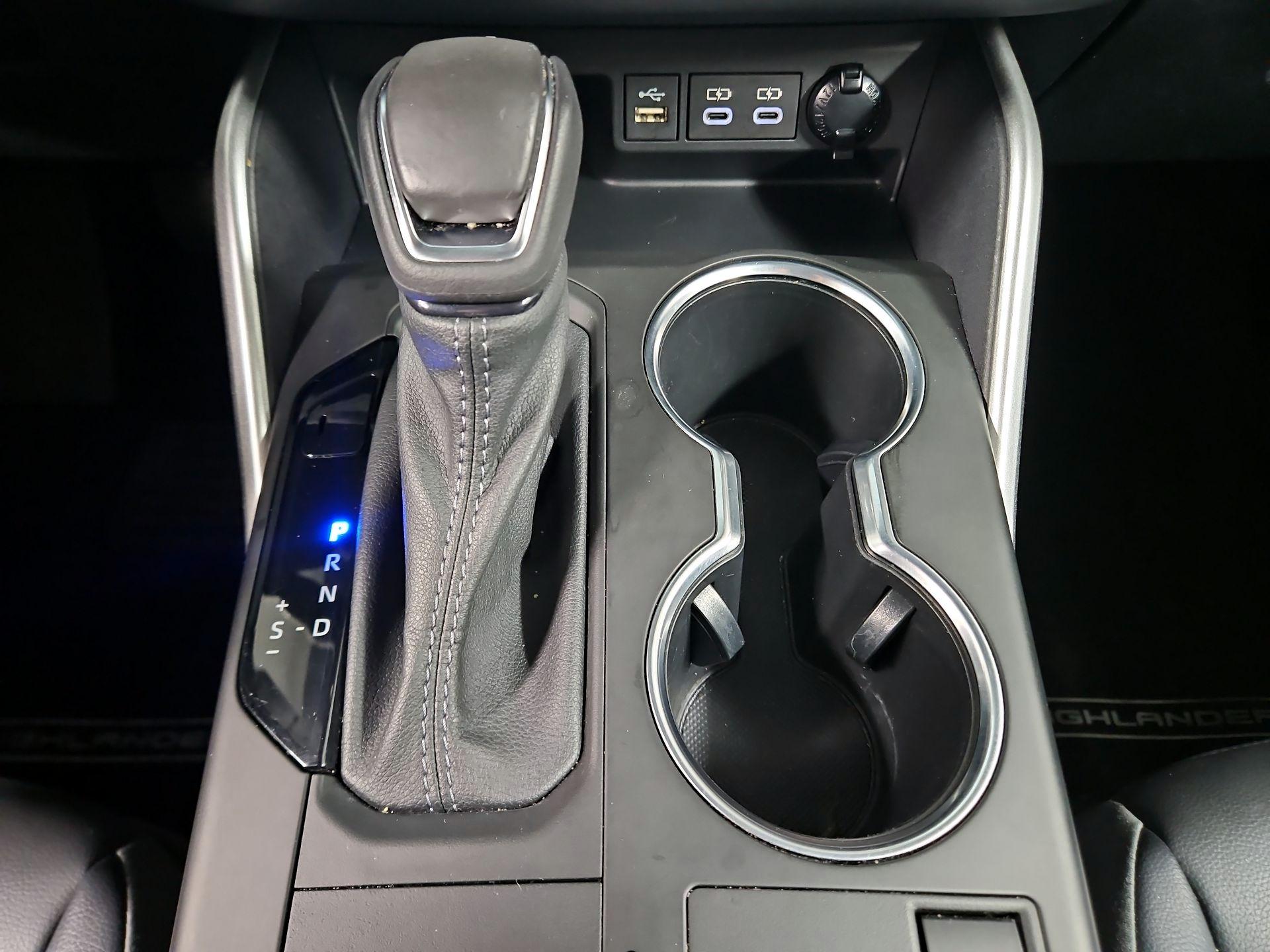 Thumbnail: 2023 Toyota Highlander - 17