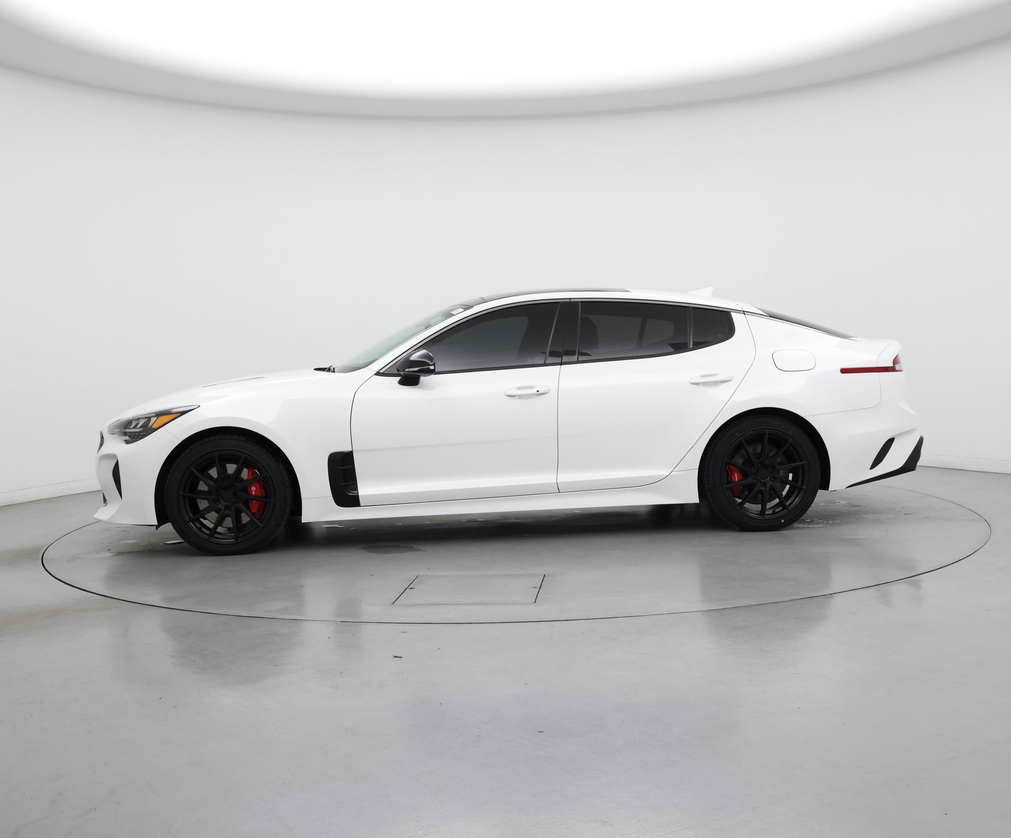 Thumbnail: 2023 Kia Stinger - 3