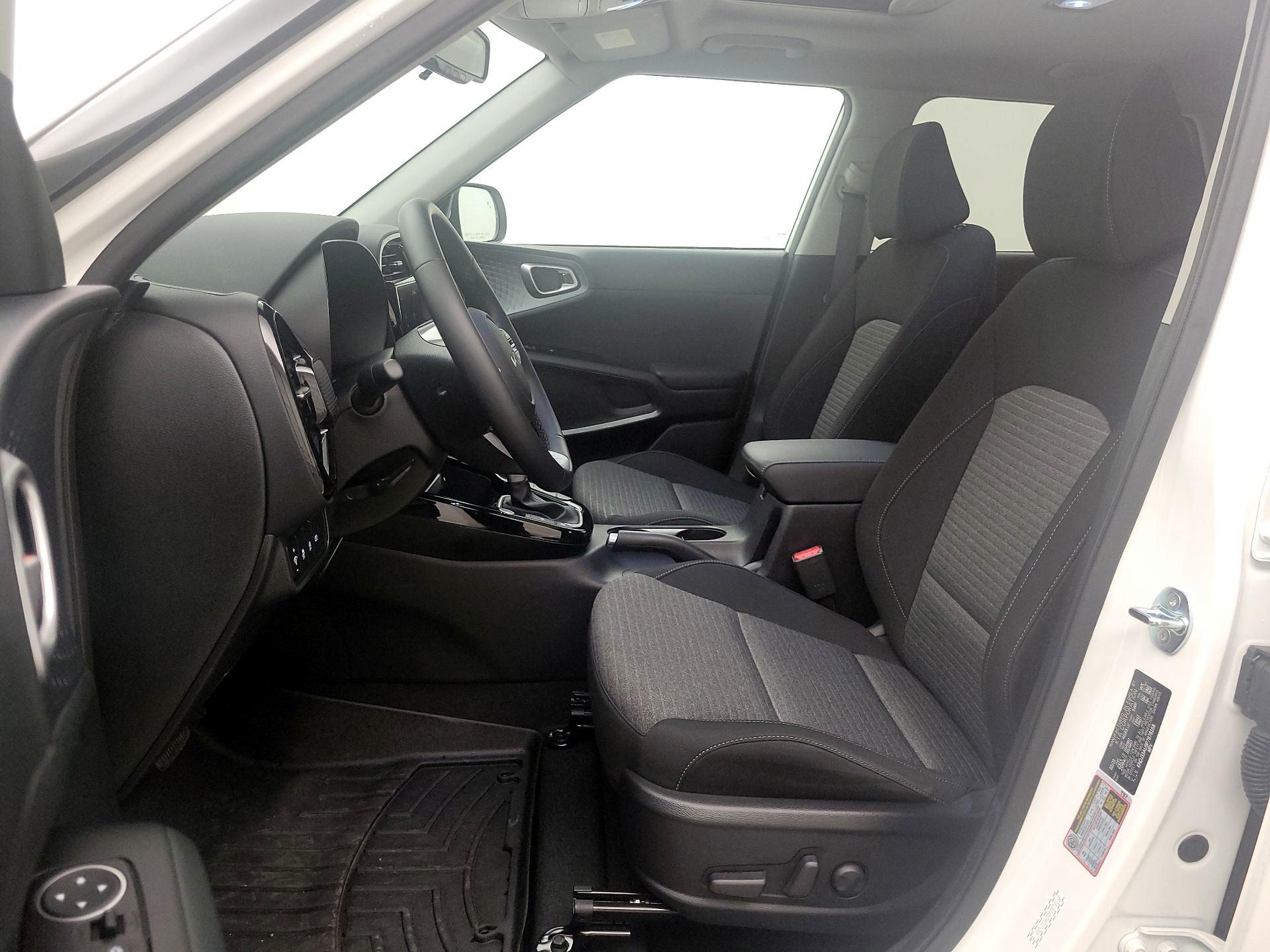 Thumbnail: 2023 Kia Soul - 11