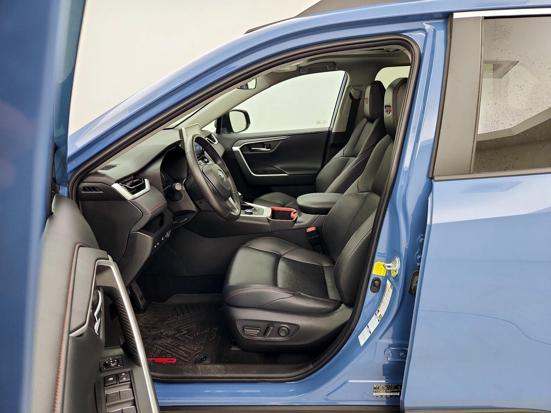 Thumbnail: 2022 Toyota RAV4 - 11