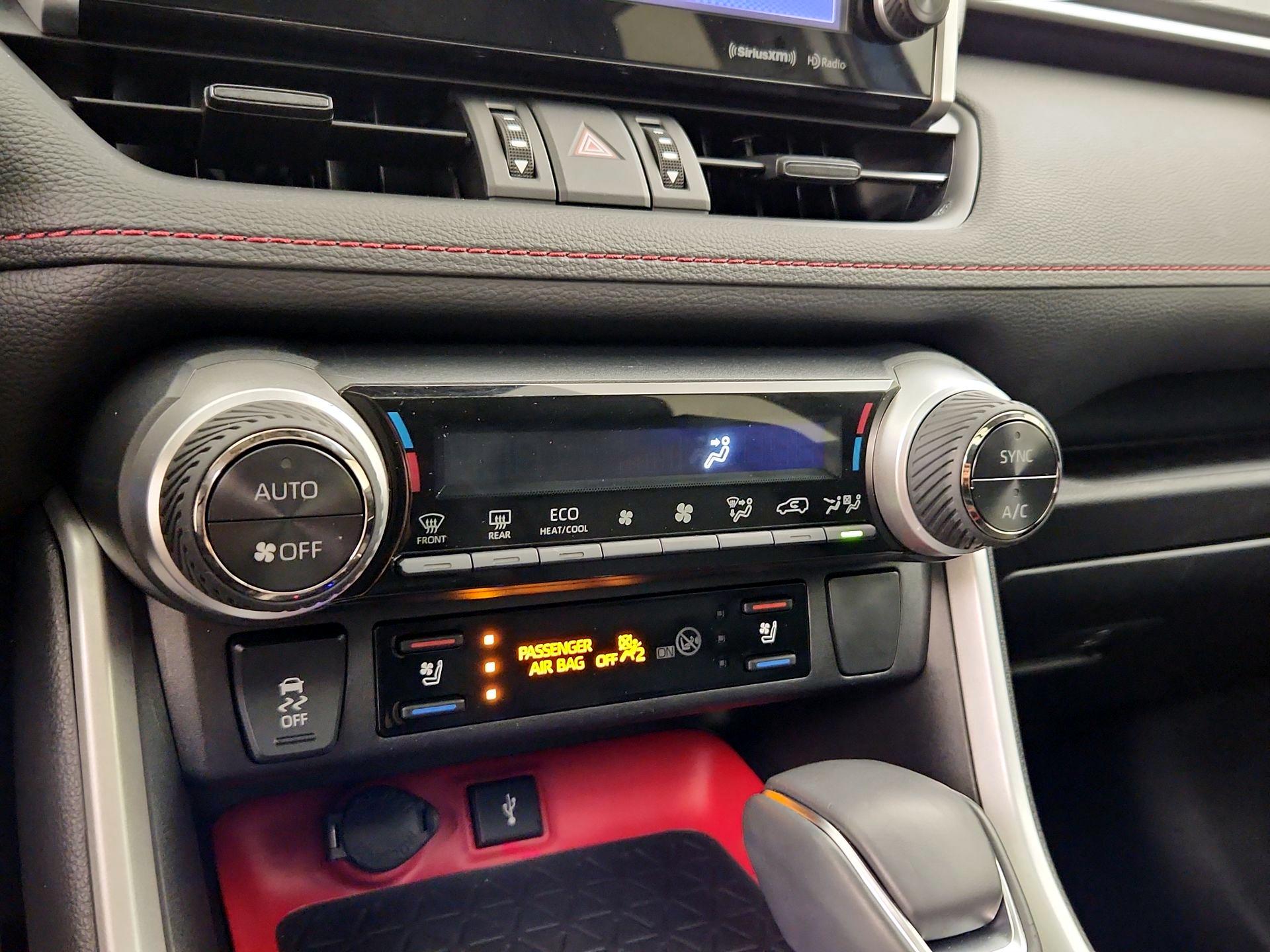 Thumbnail: 2022 Toyota RAV4 - 16