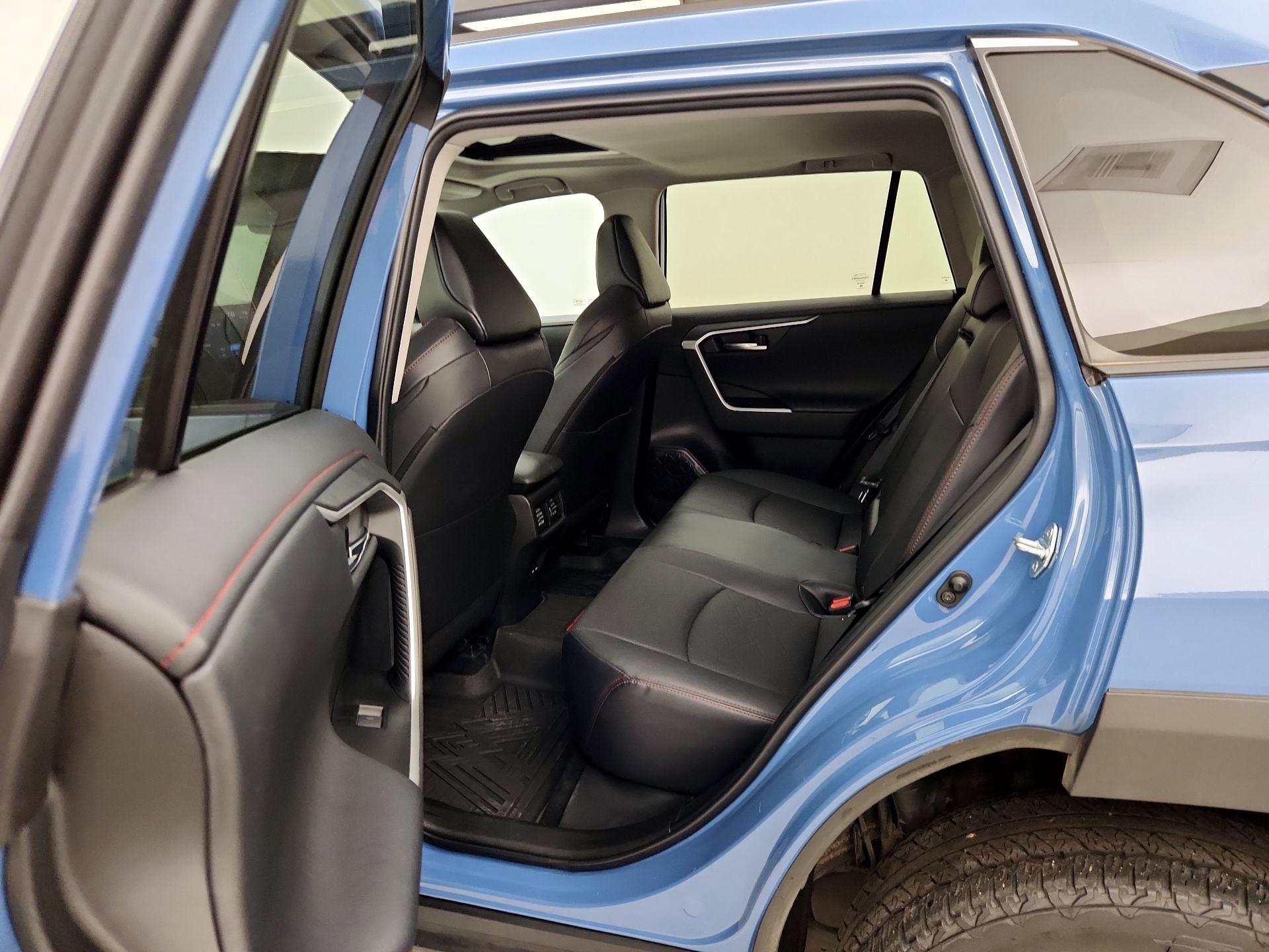 Thumbnail: 2022 Toyota RAV4 - 20