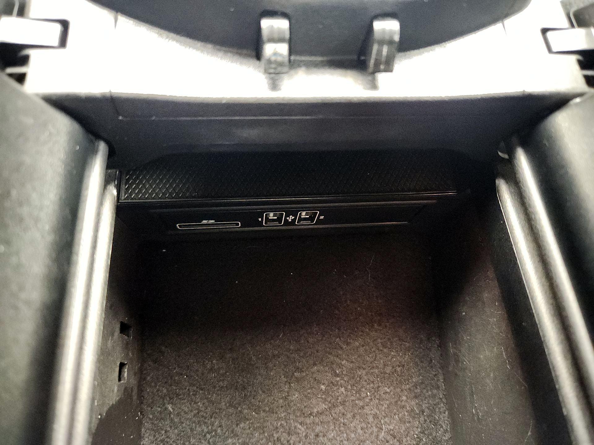 Thumbnail: 2020 Mercedes-Benz C-Class - 18