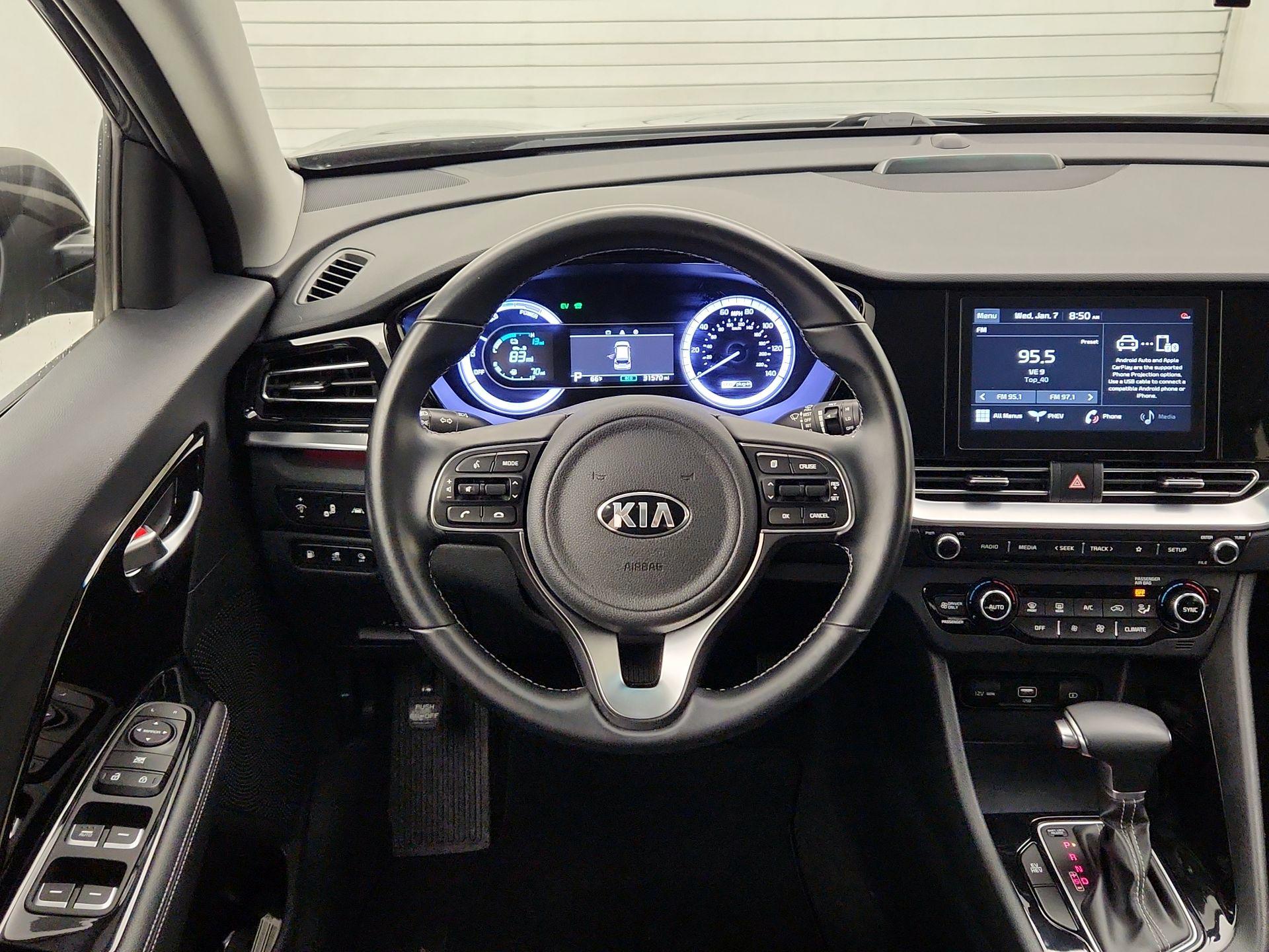 Thumbnail: 2020 Kia Niro - 10