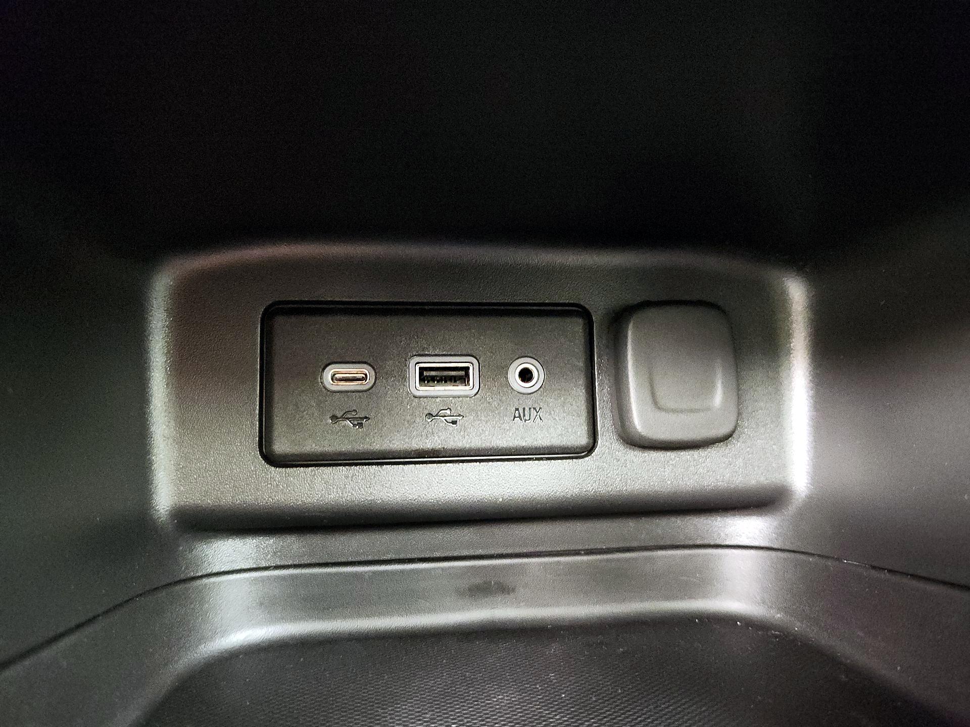 Thumbnail: 2021 Chevrolet Equinox - 18