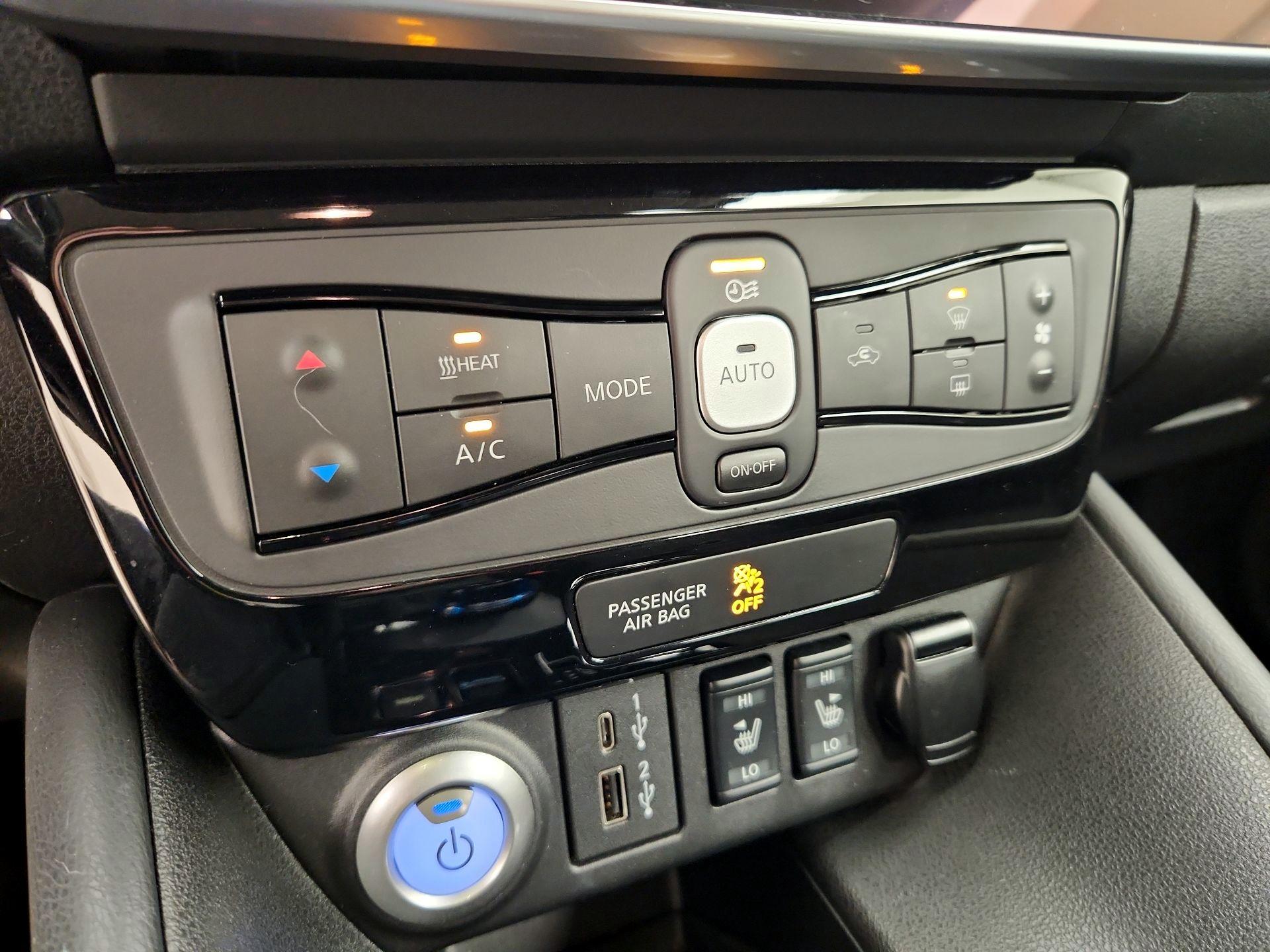 Thumbnail: 2021 Nissan Leaf - 17