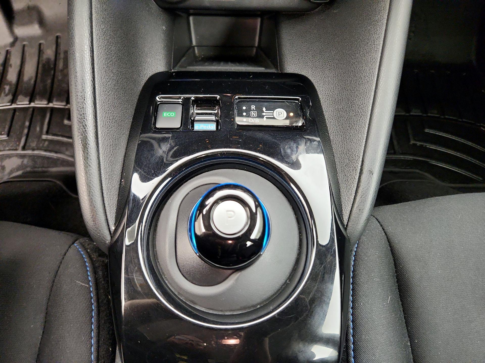 Thumbnail: 2021 Nissan Leaf - 18