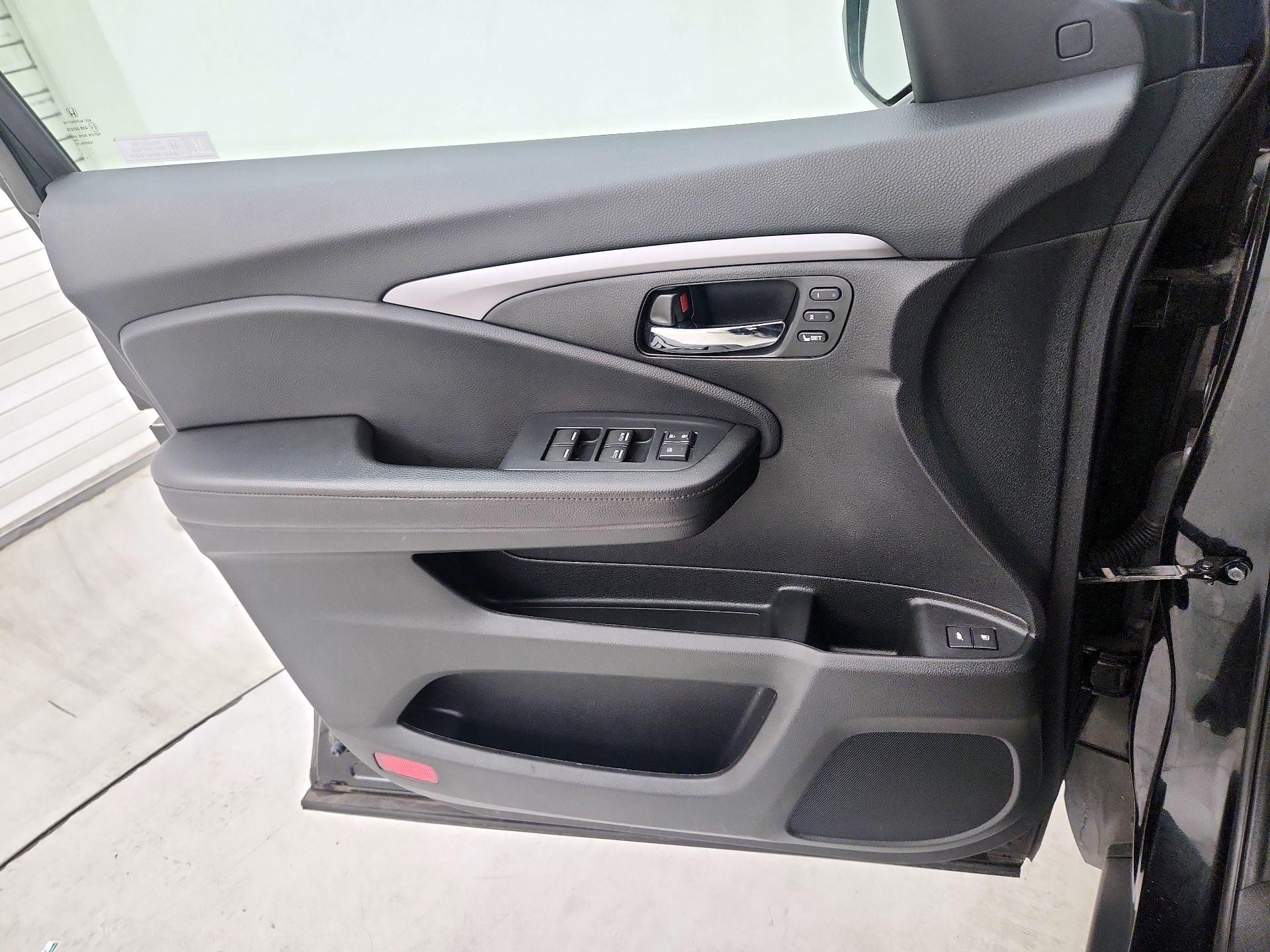 Thumbnail: 2021 Honda Pilot - 12