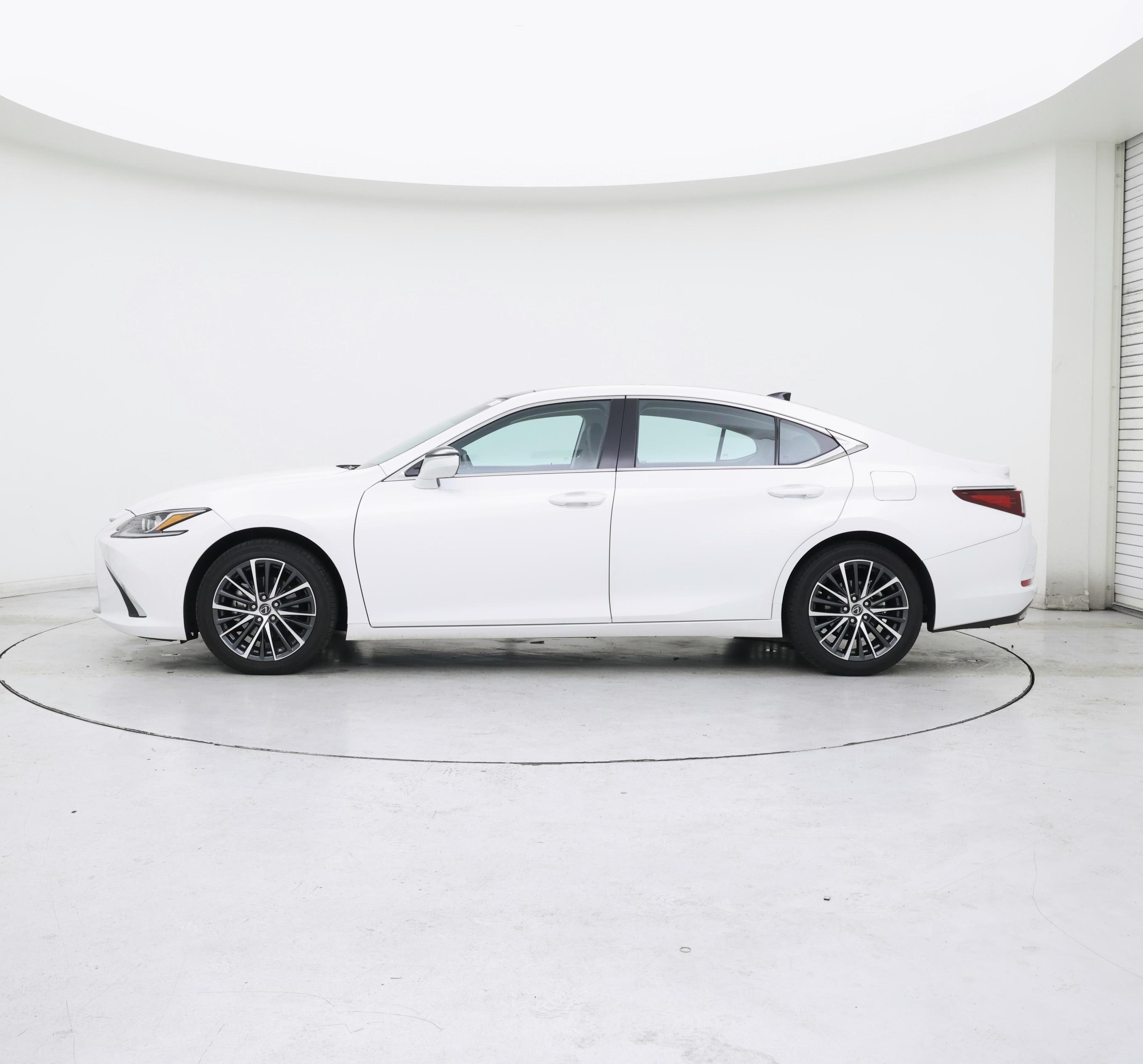 Thumbnail: 2024 Lexus ES - 3