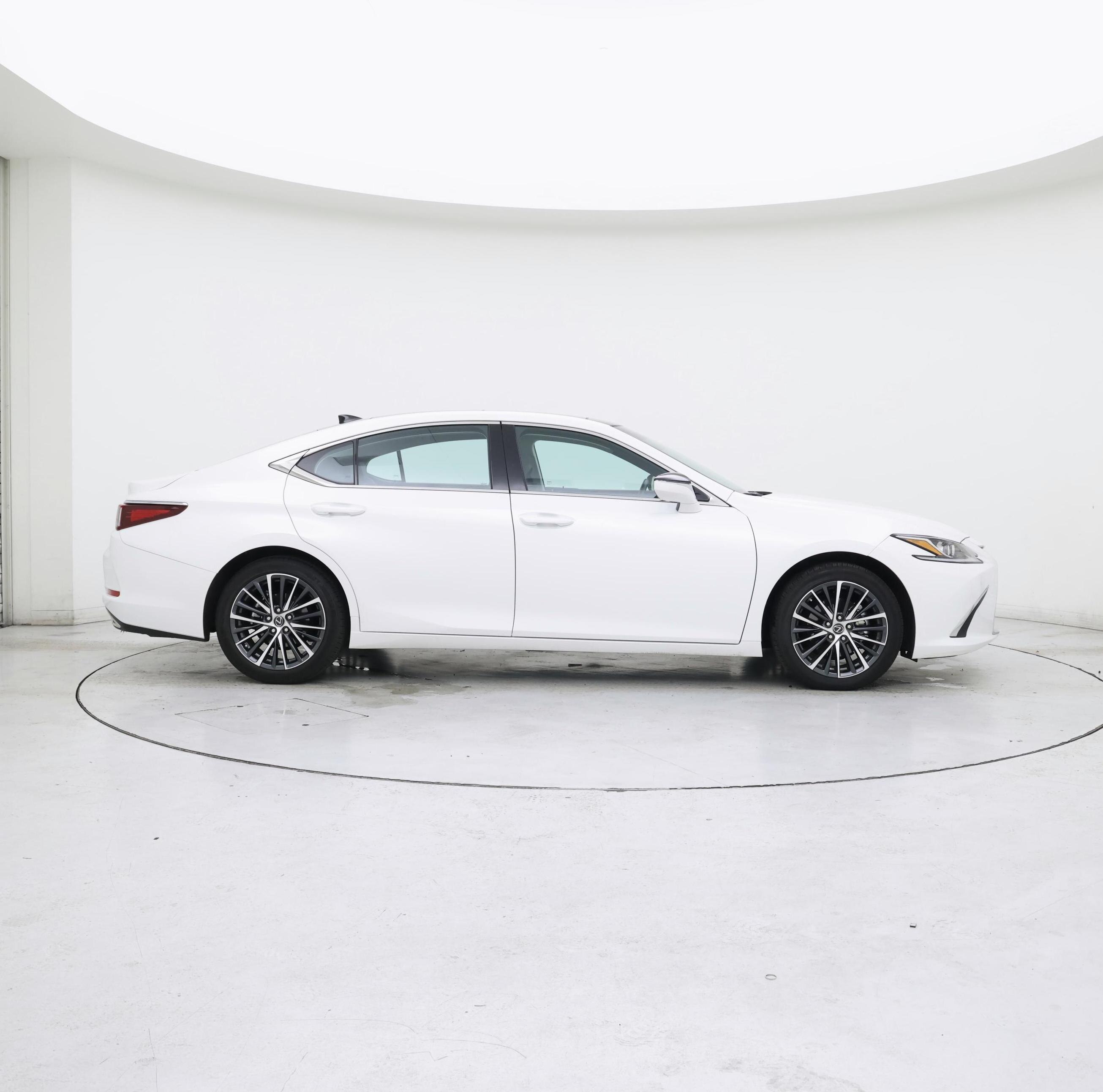 Thumbnail: 2024 Lexus ES - 7