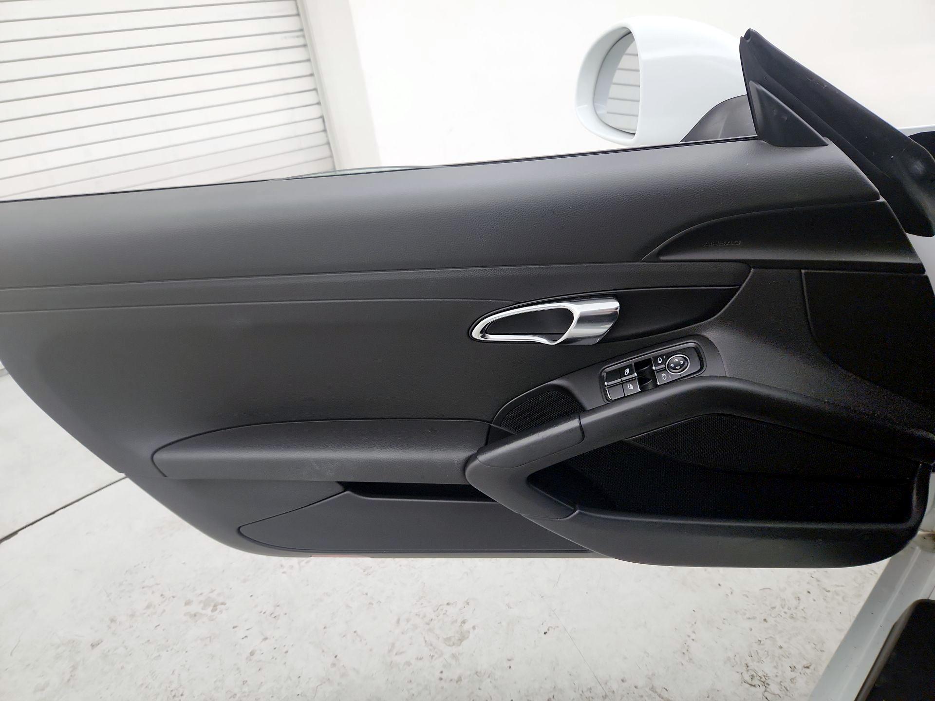 Thumbnail: 2016 Porsche Boxster - 12