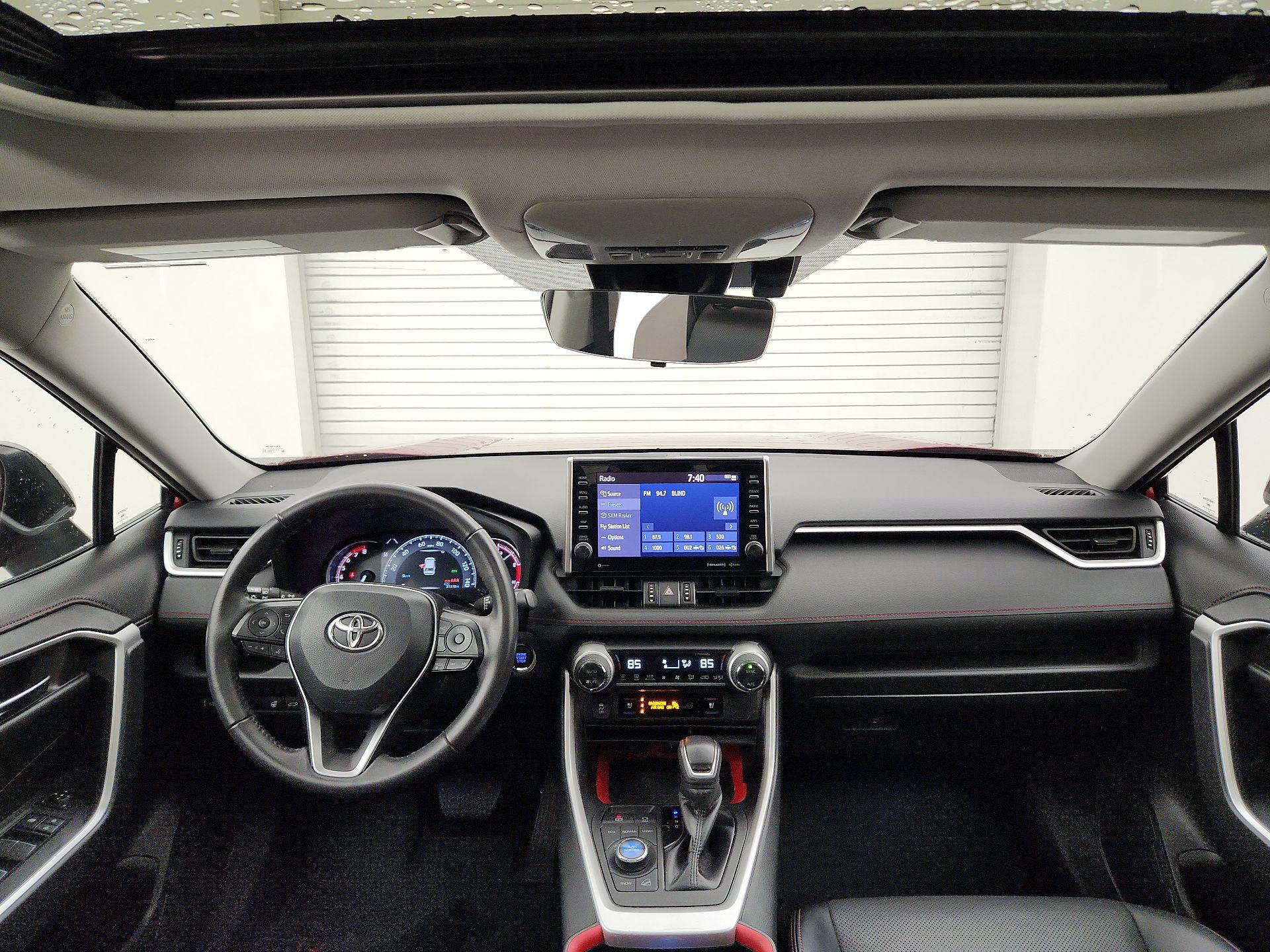 Thumbnail: 2022 Toyota RAV4 - 9