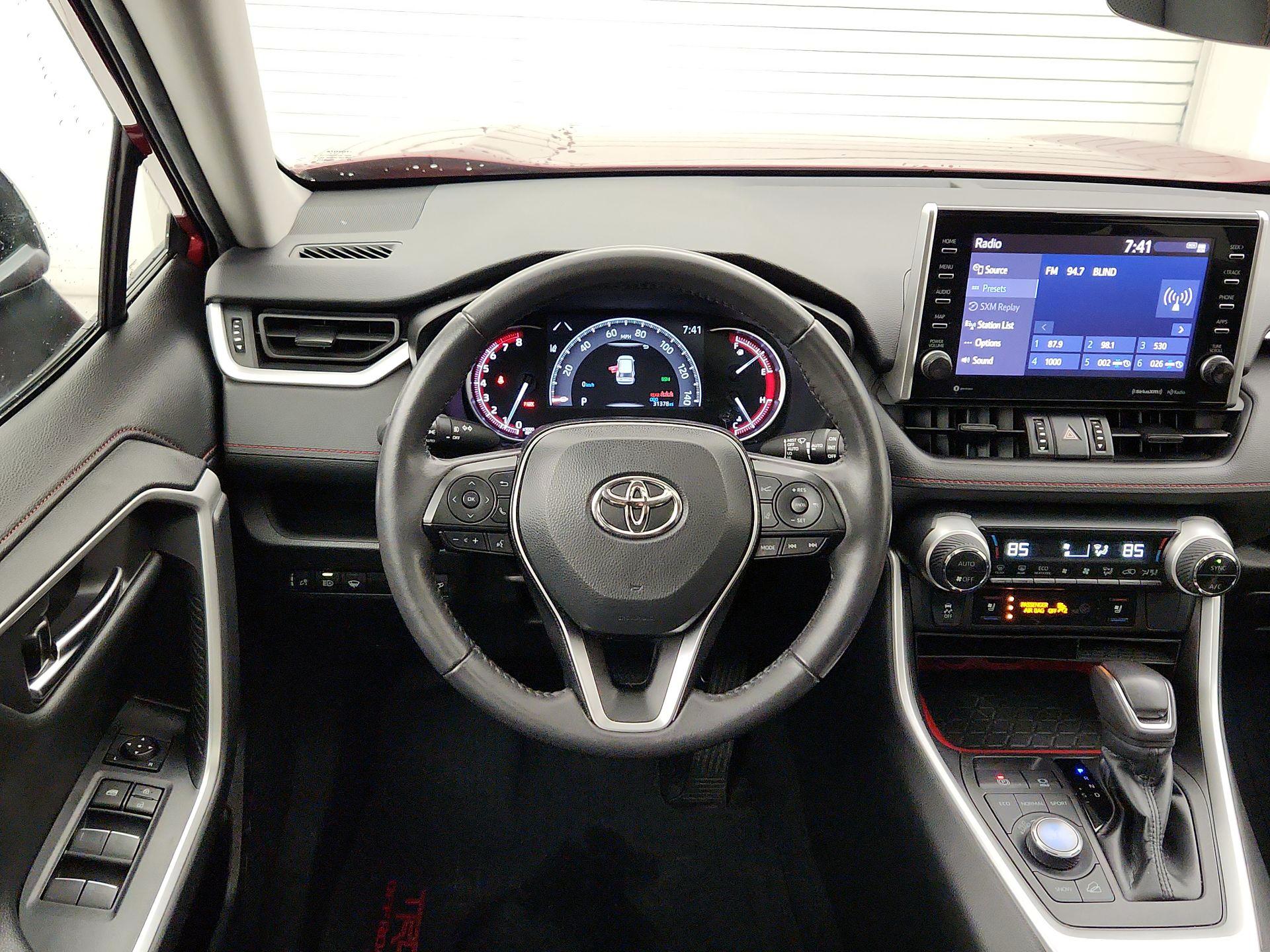 Thumbnail: 2022 Toyota RAV4 - 10