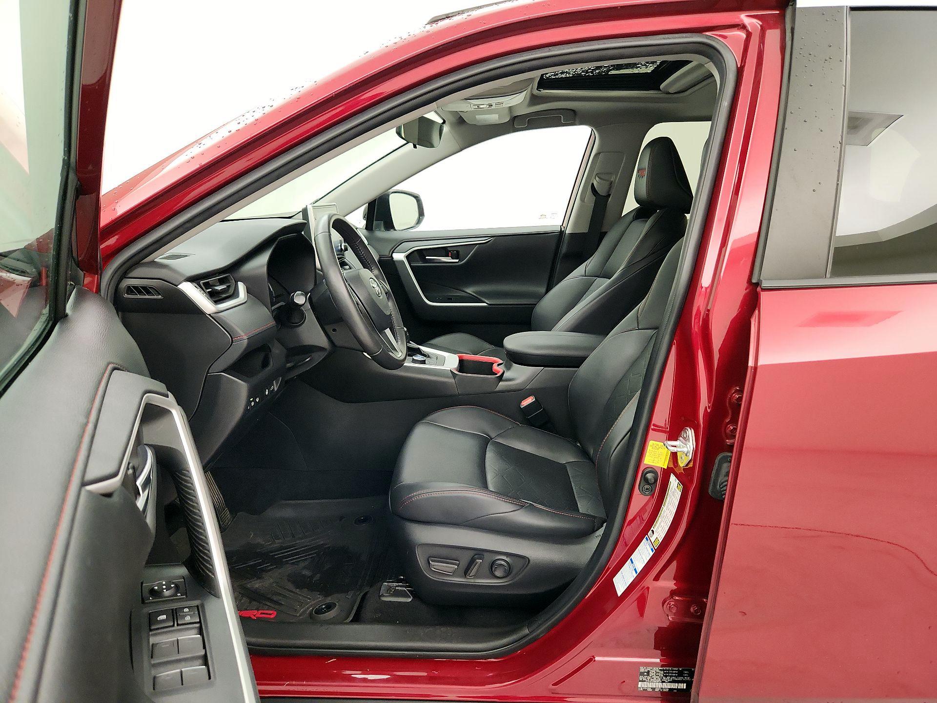 Thumbnail: 2022 Toyota RAV4 - 11