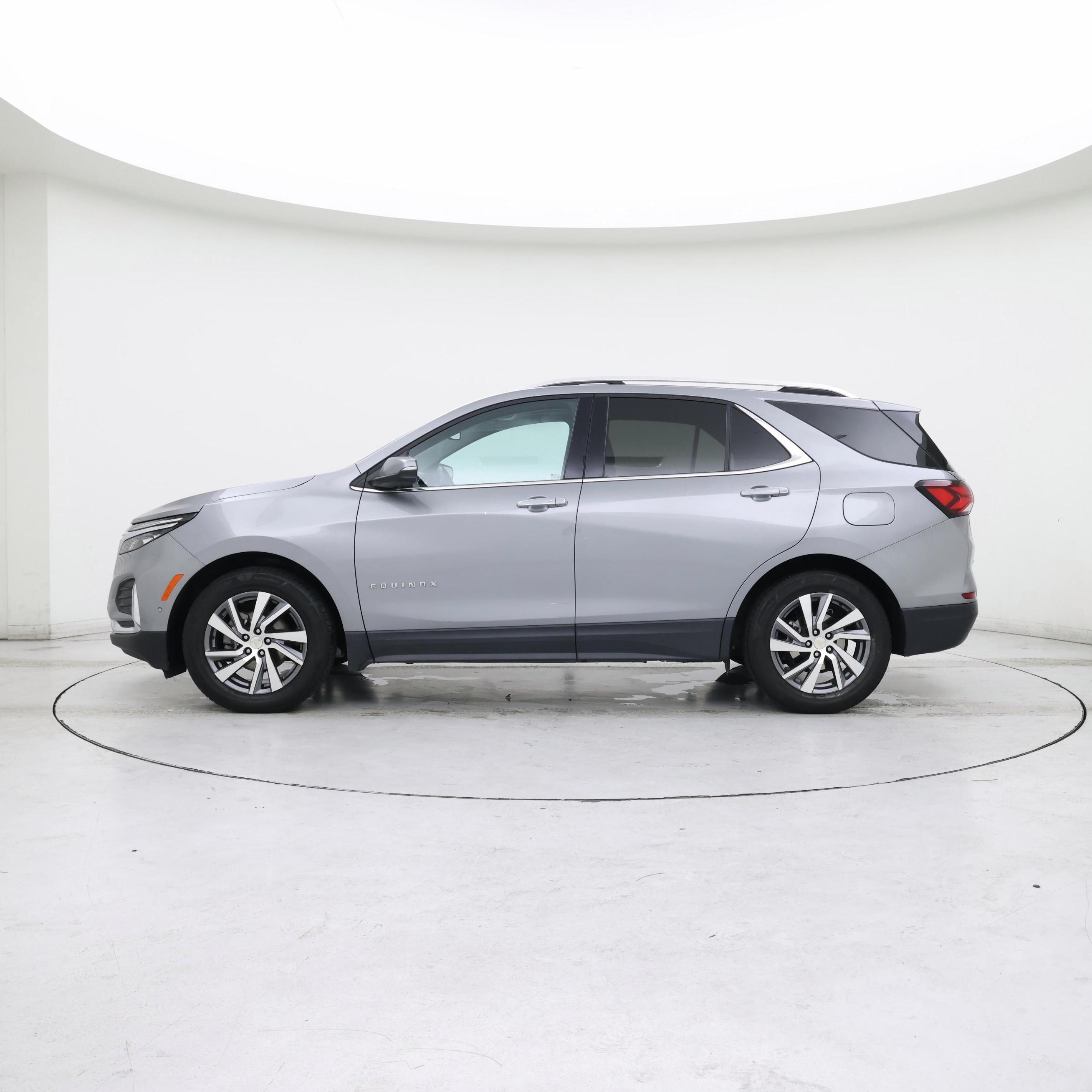 Thumbnail: 2023 Chevrolet Equinox - 3