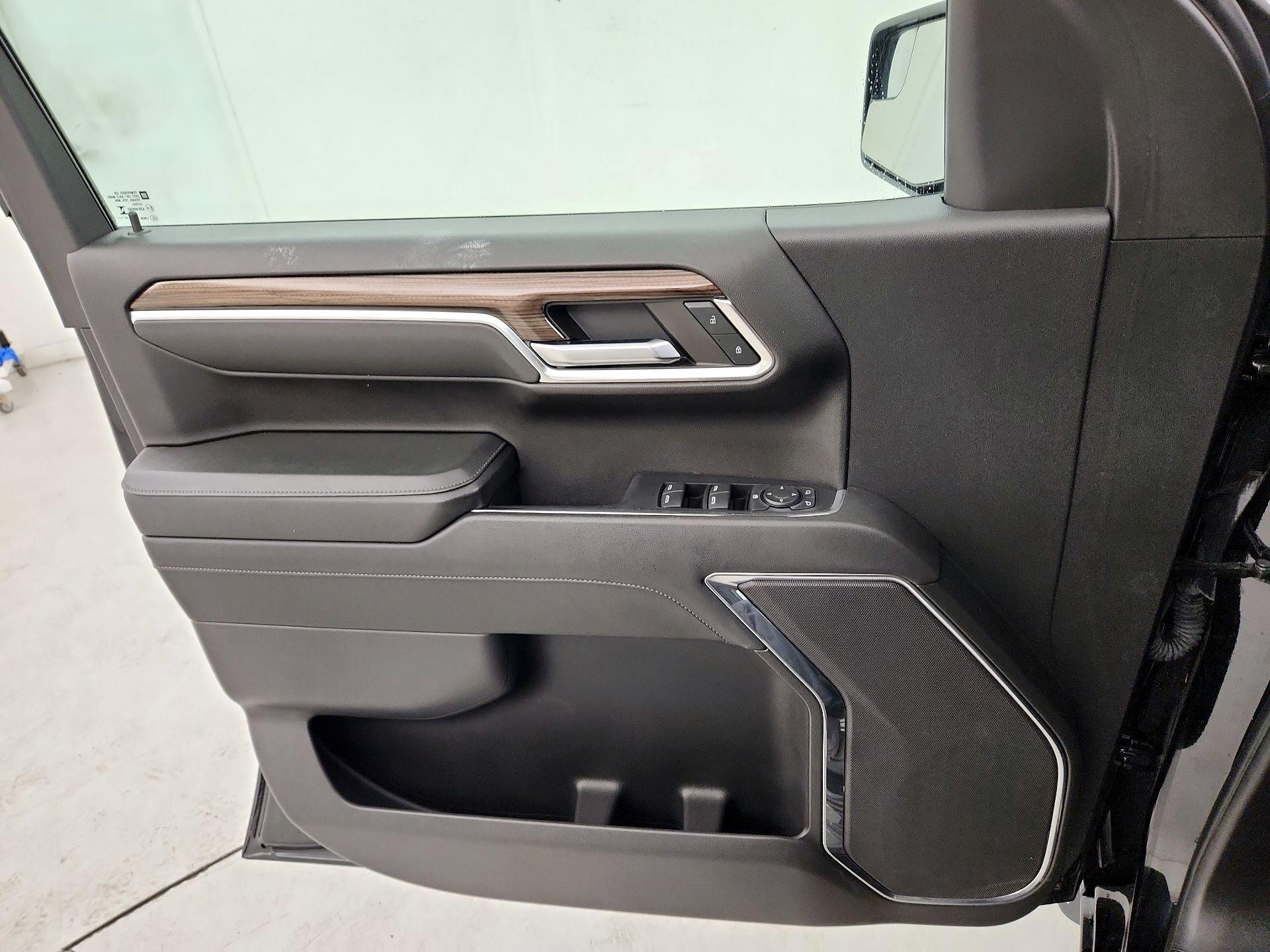 Thumbnail: 2023 Chevrolet Silverado 1500 - 12