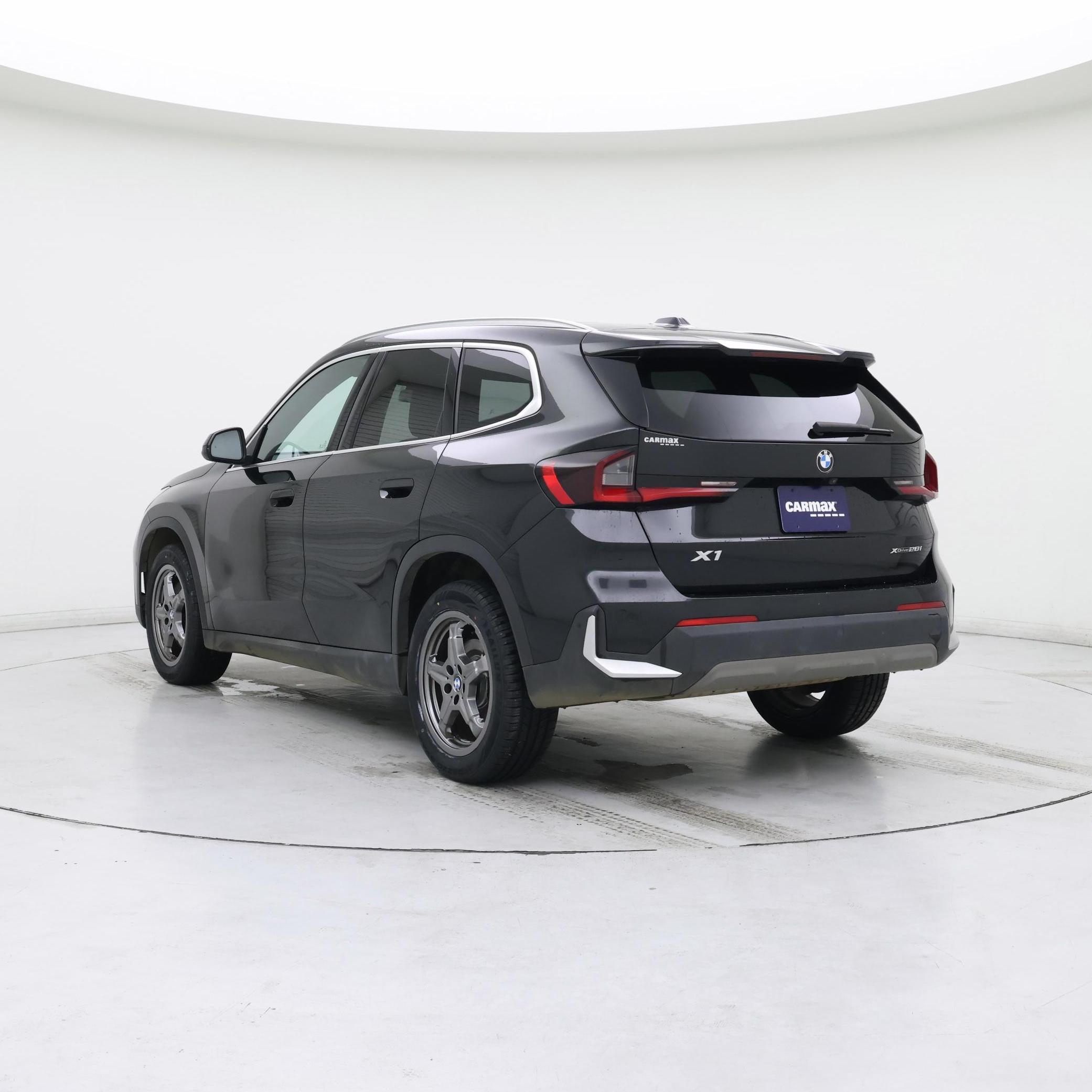 Thumbnail: 2023 BMW X1 - 2