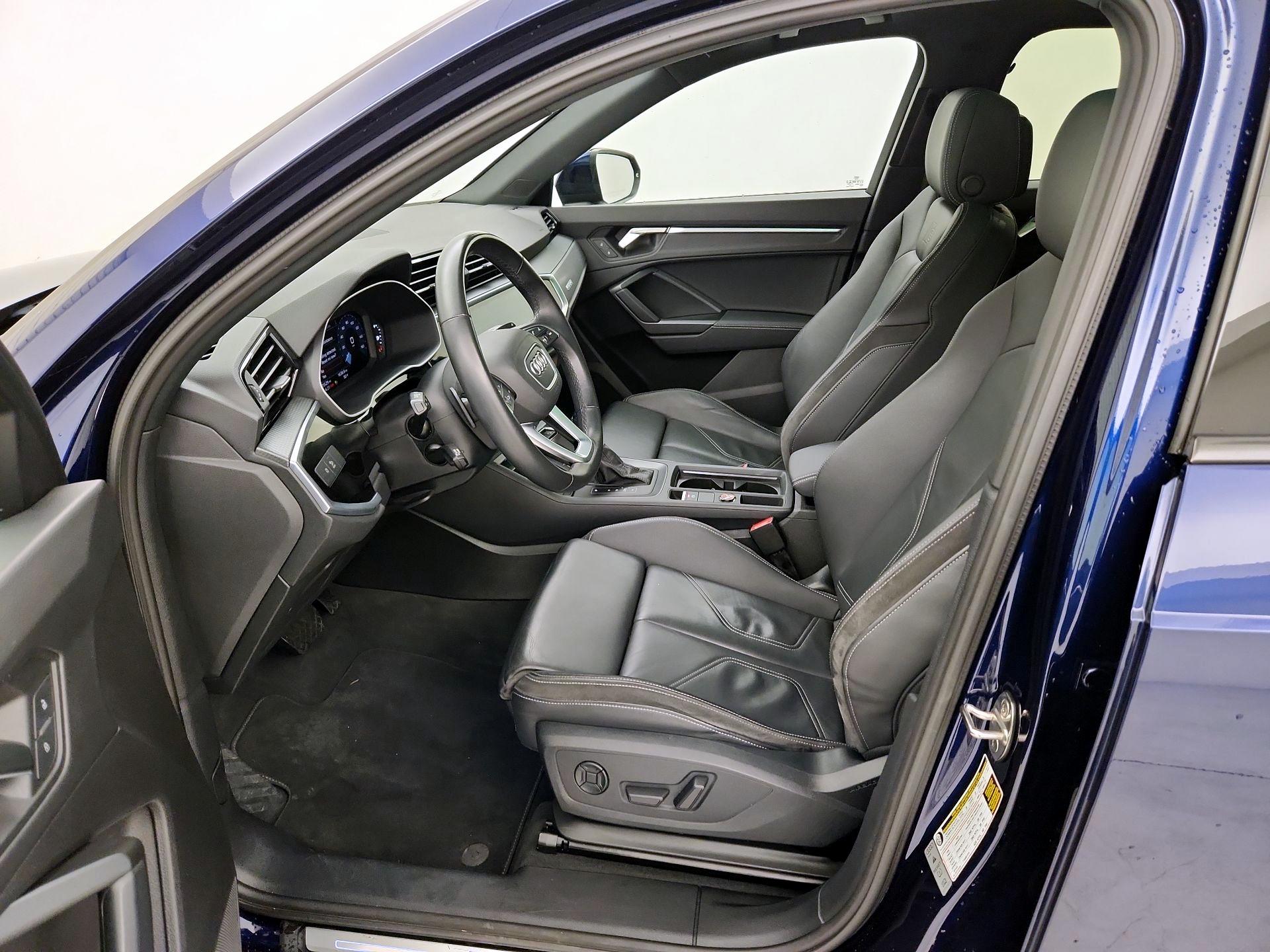 Thumbnail: 2023 Audi Q3 - 11