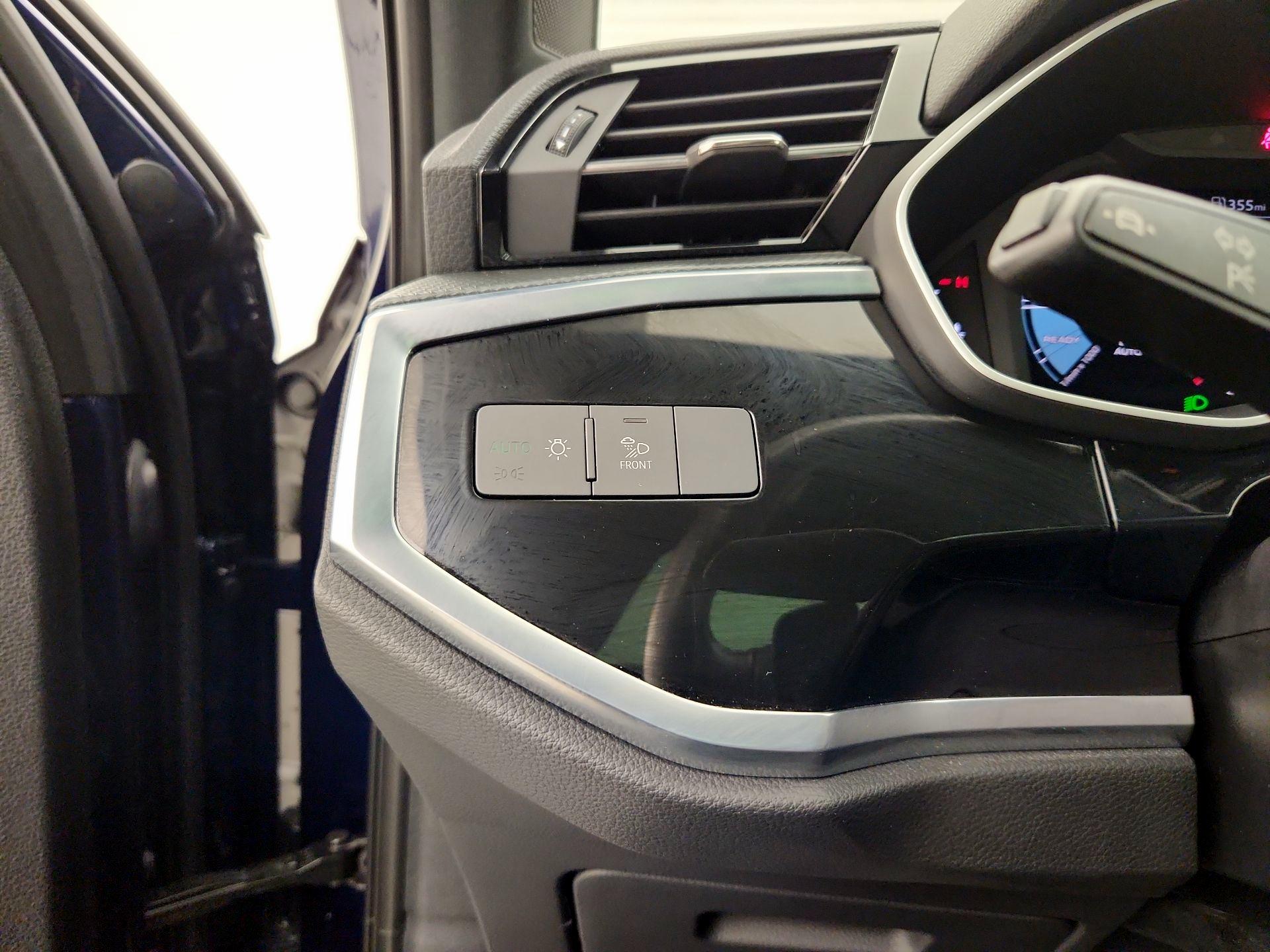 Thumbnail: 2023 Audi Q3 - 13