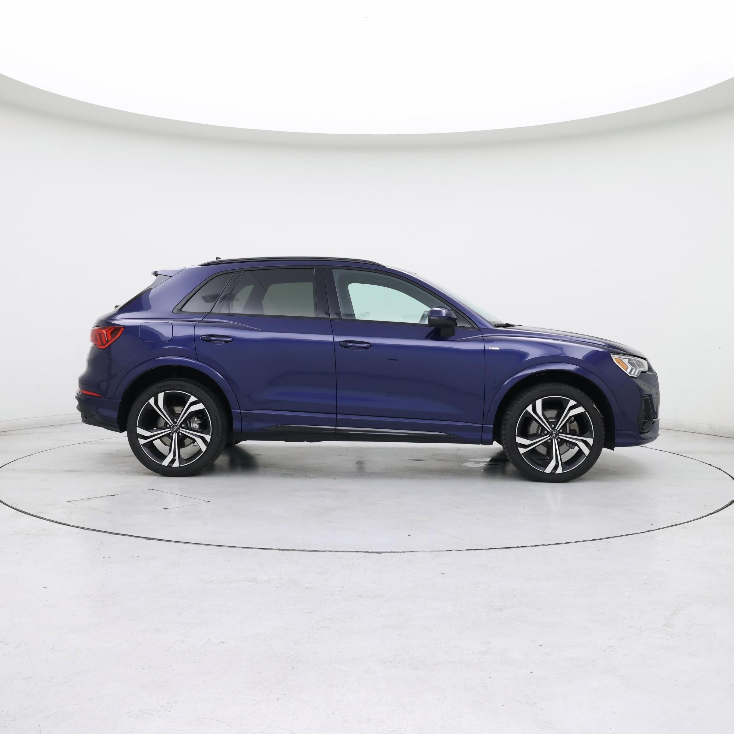 Thumbnail: 2023 Audi Q3 - 7