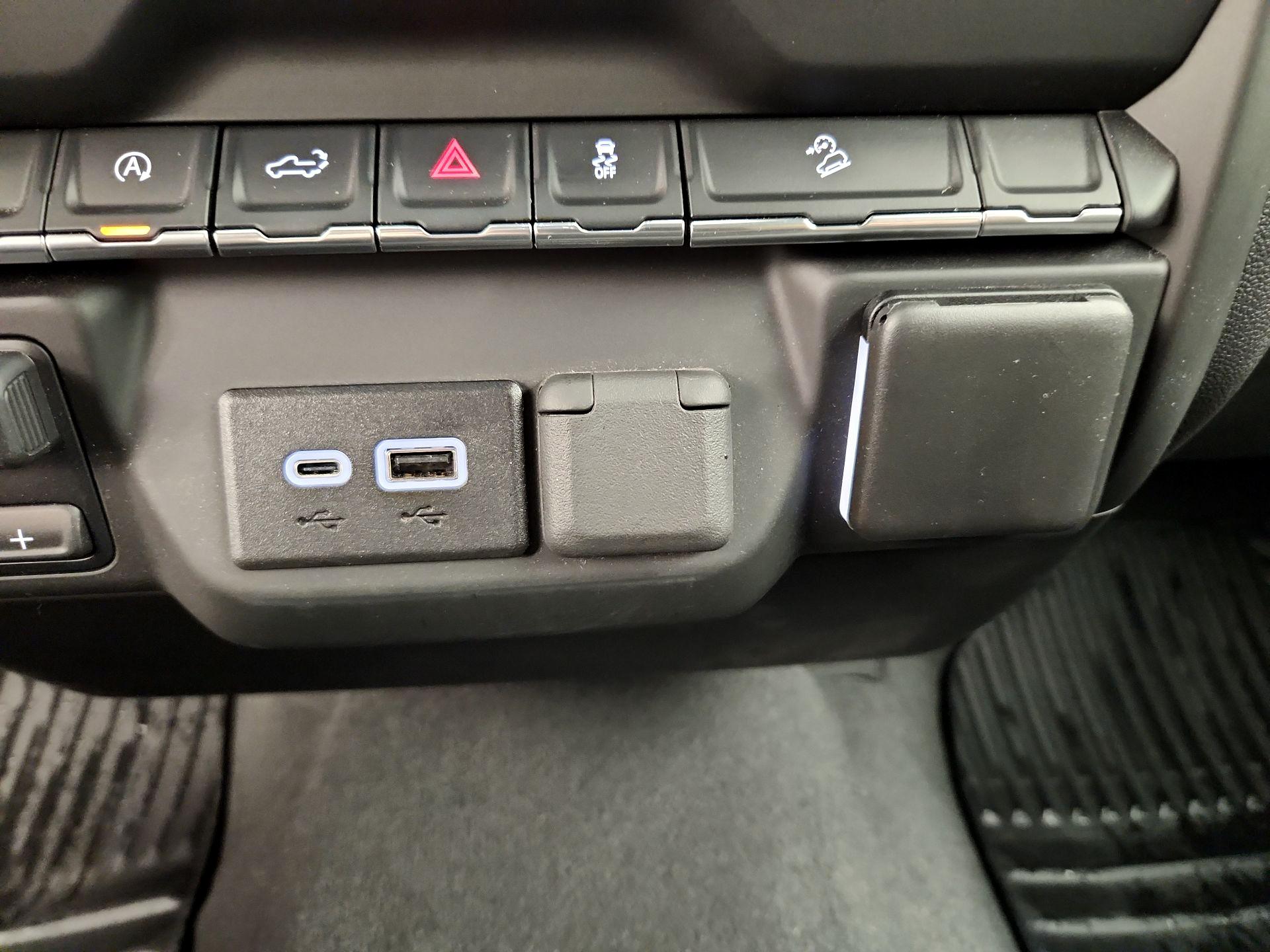 Thumbnail: 2024 Chevrolet Silverado 1500 - 18