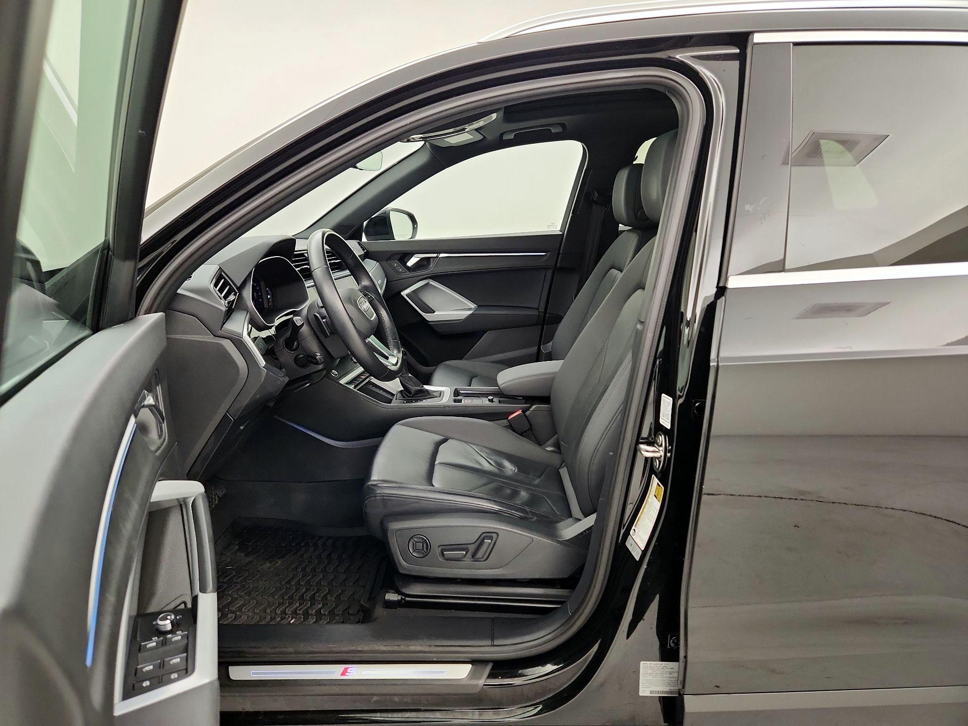 Thumbnail: 2022 Audi Q3 - 11