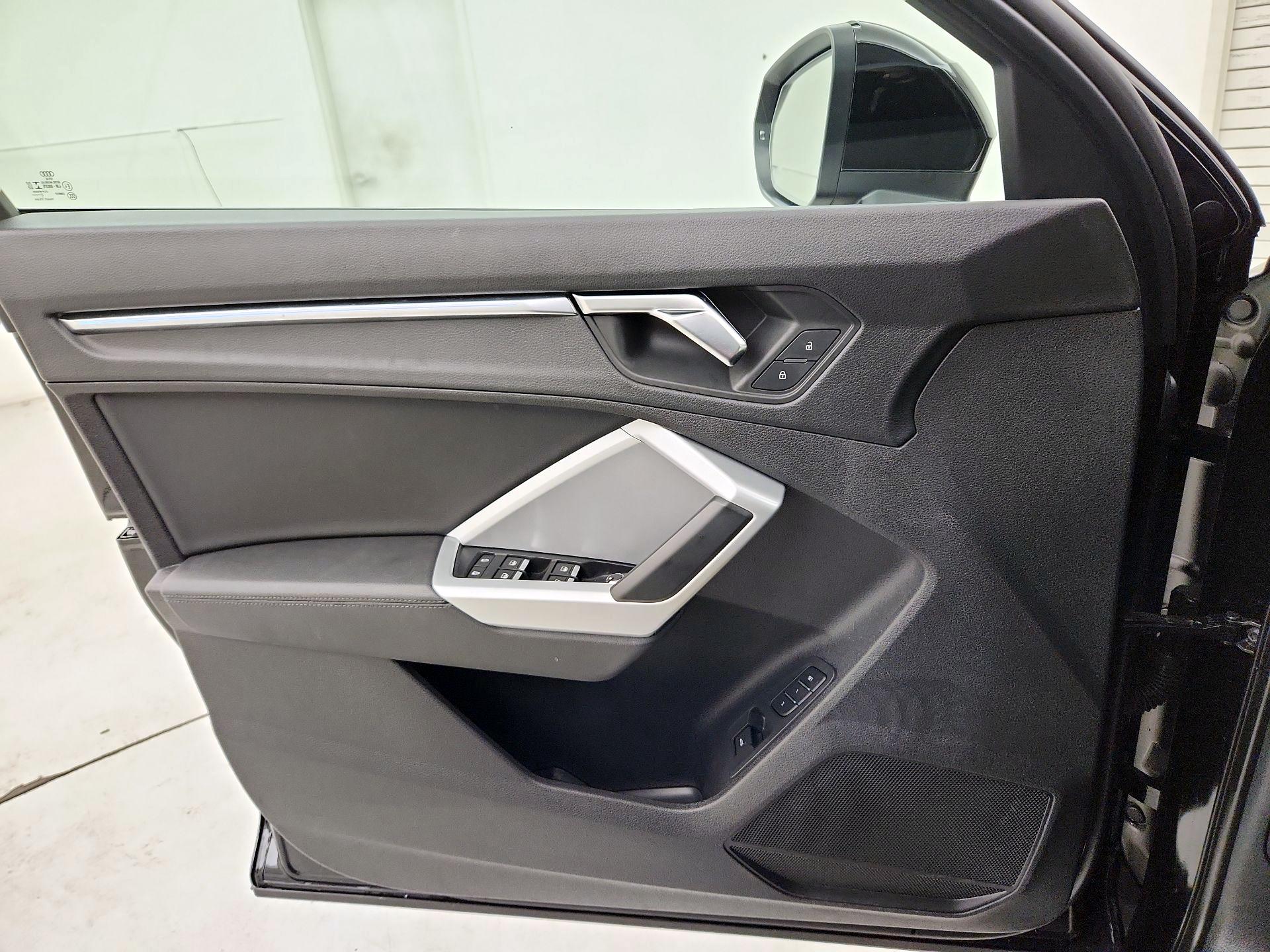 Thumbnail: 2022 Audi Q3 - 12