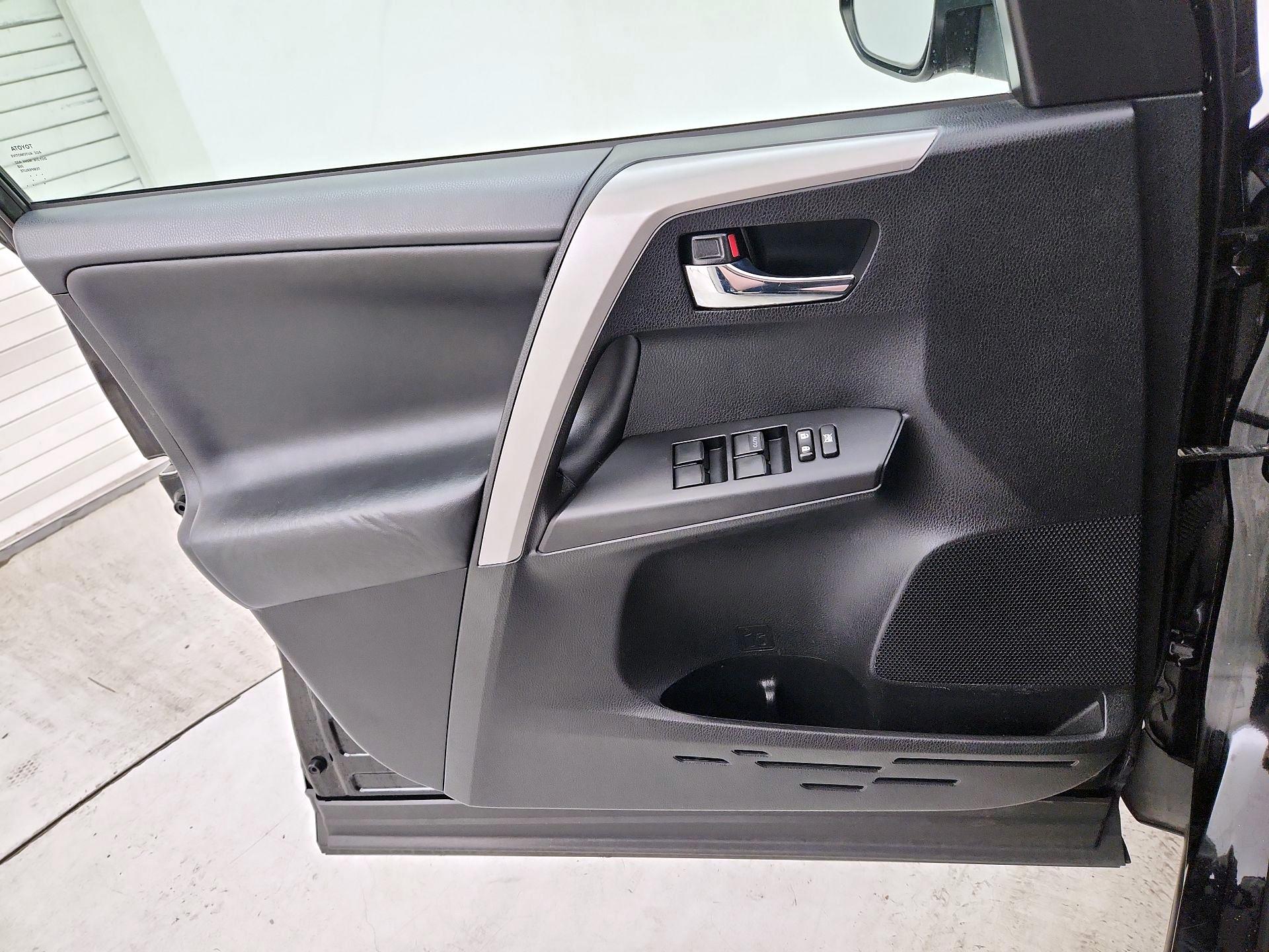 Thumbnail: 2017 Toyota RAV4 - 12