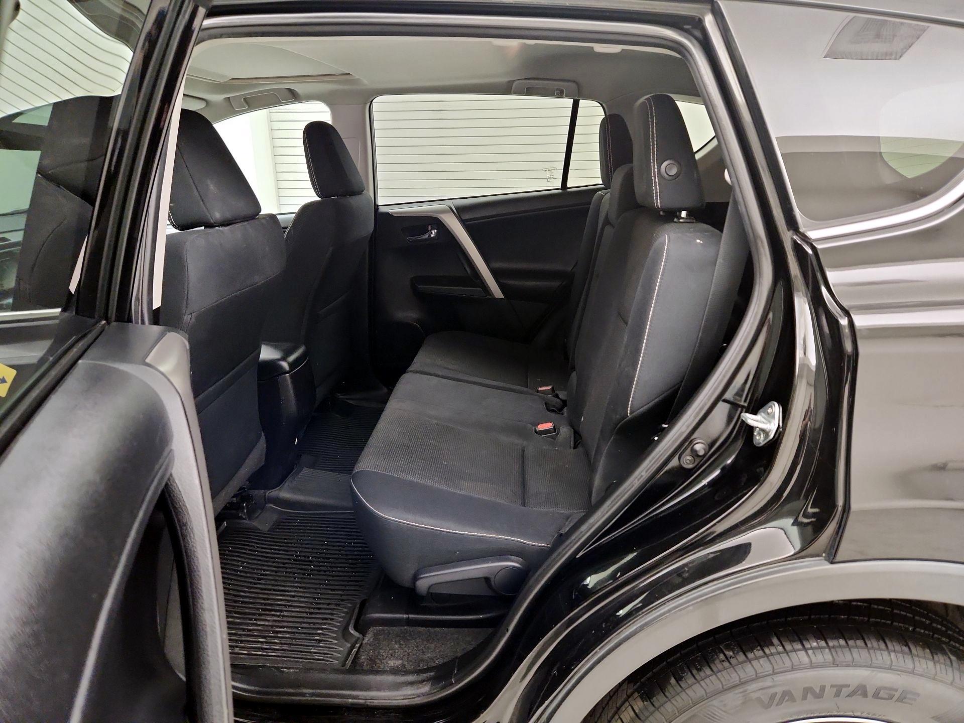 Thumbnail: 2017 Toyota RAV4 - 20