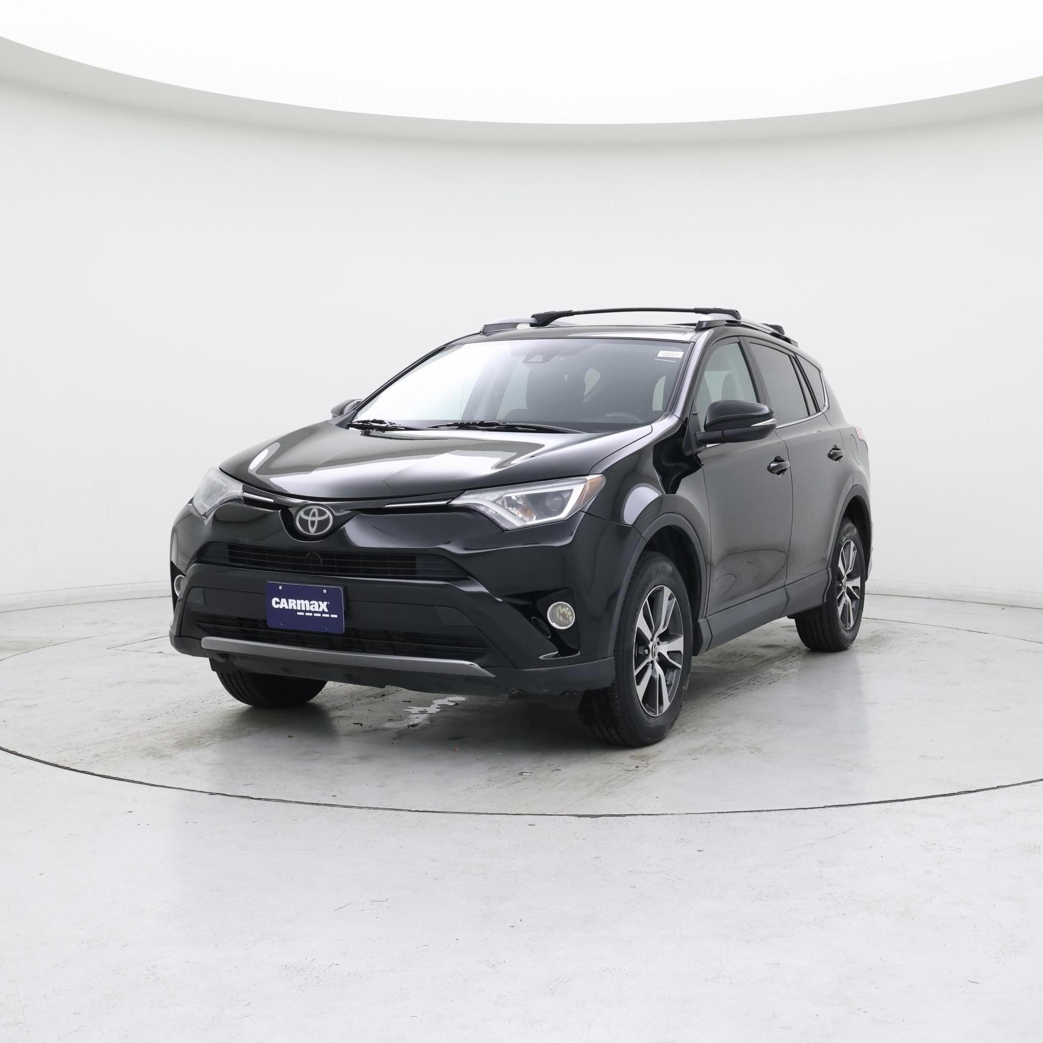 Thumbnail: 2017 Toyota RAV4 - 4
