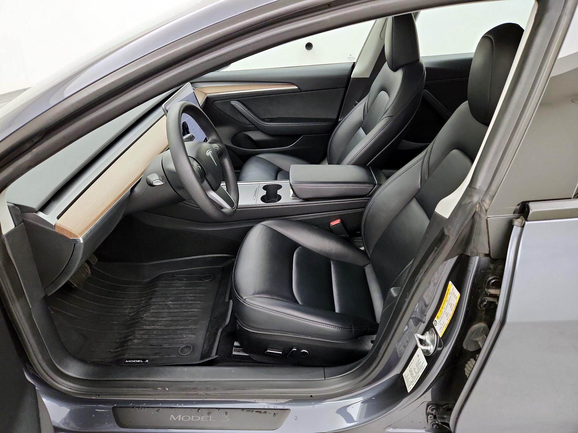 Thumbnail: 2023 Tesla Model 3 - 11