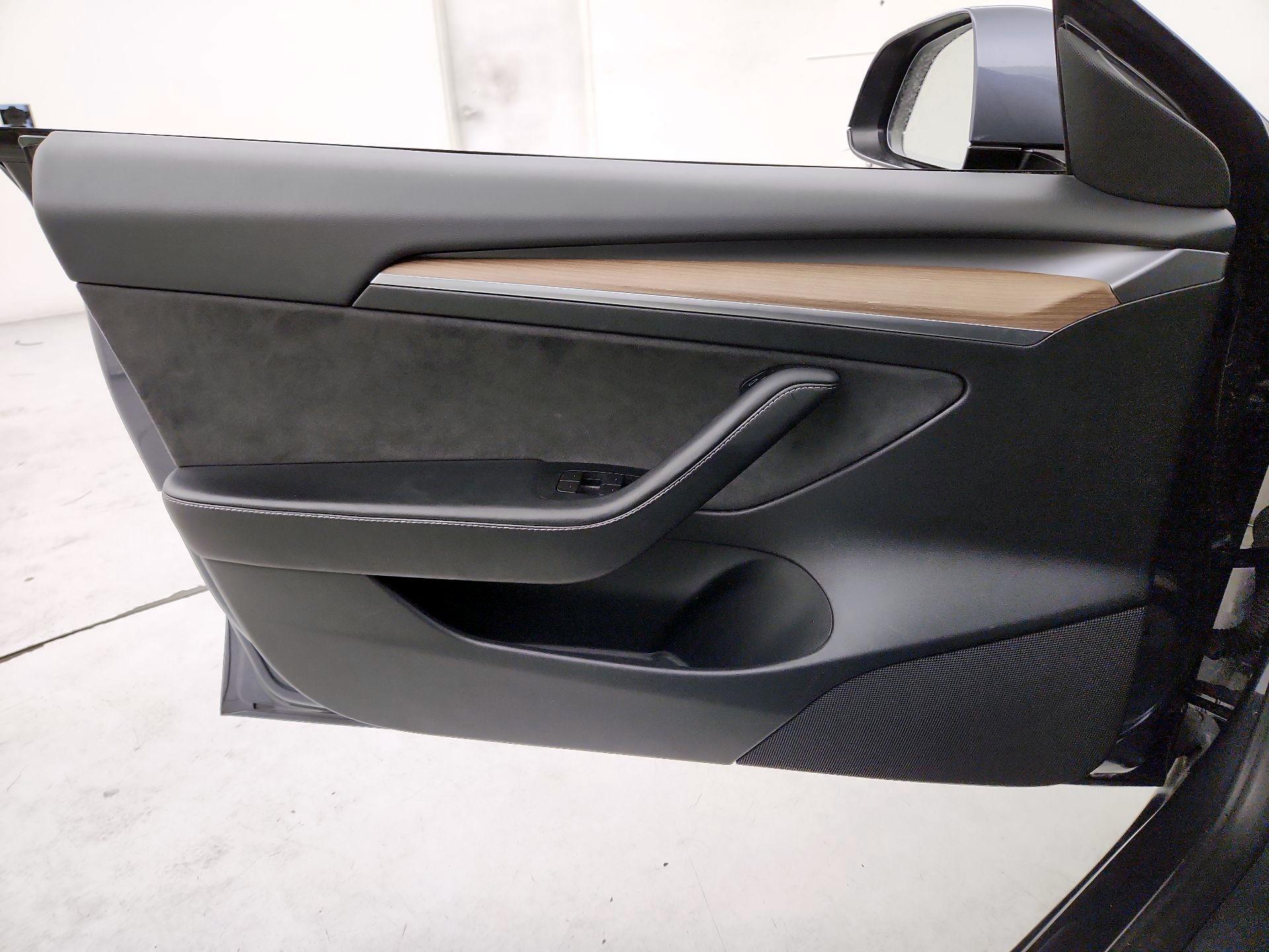 Thumbnail: 2023 Tesla Model 3 - 12