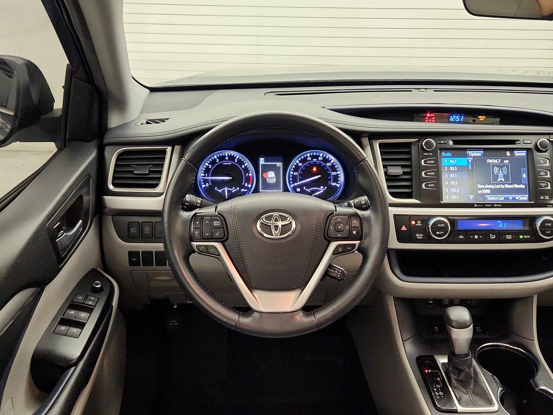 Thumbnail: 2019 Toyota Highlander - 10