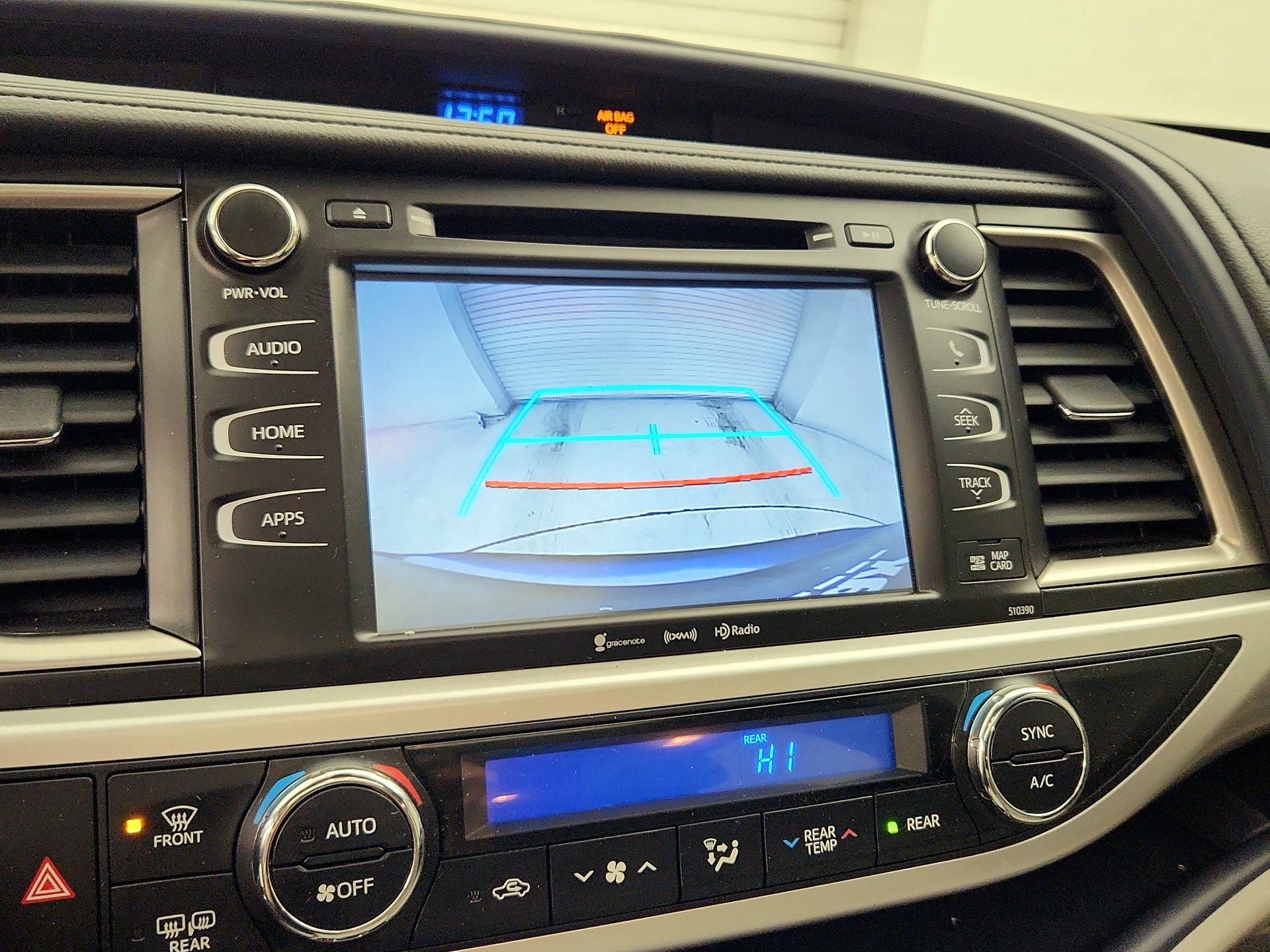 Thumbnail: 2019 Toyota Highlander - 14