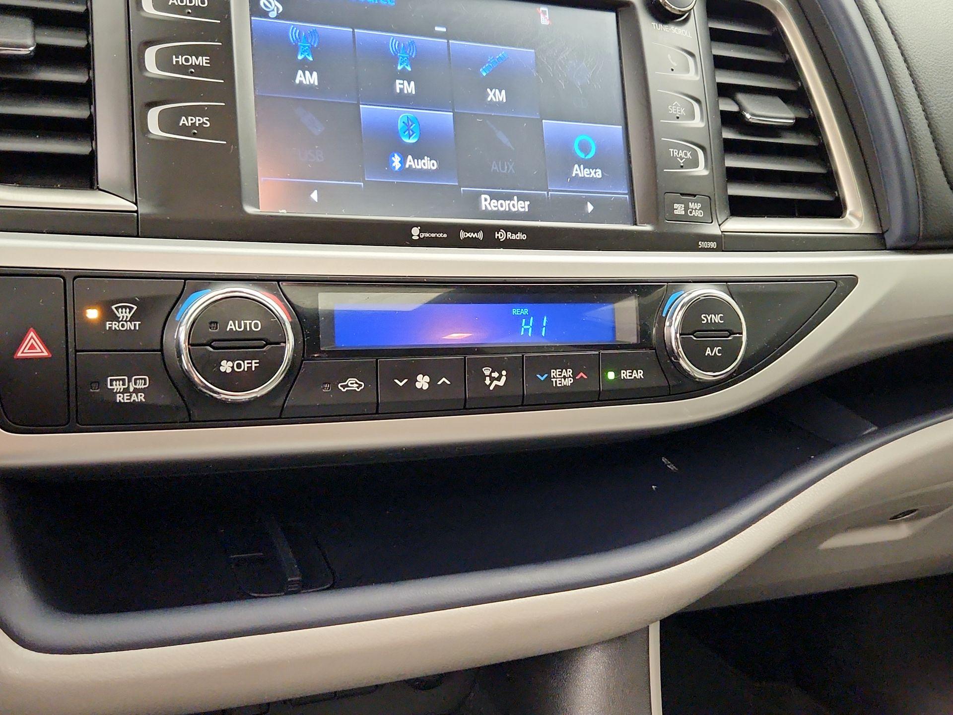 Thumbnail: 2019 Toyota Highlander - 16