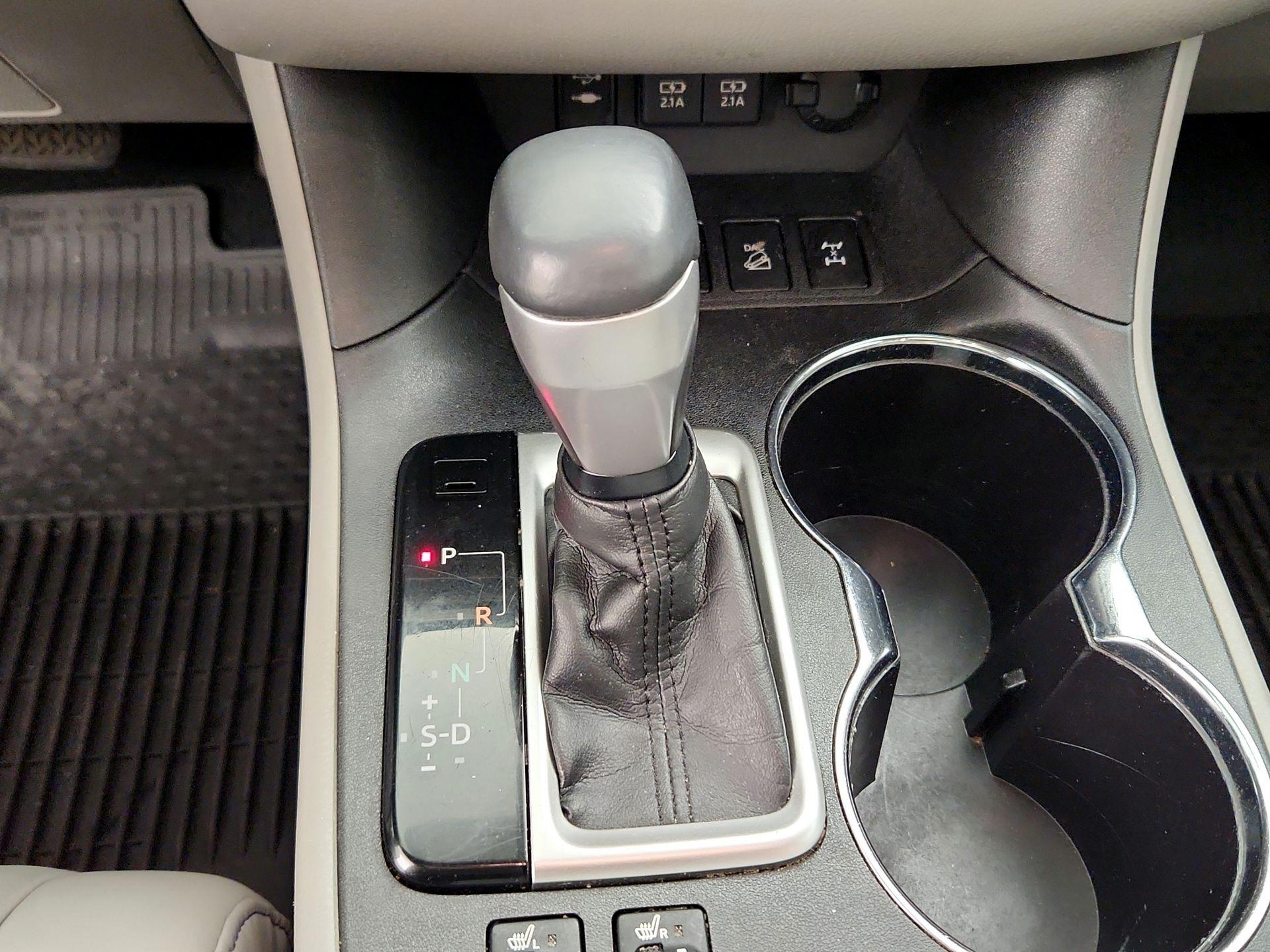 Thumbnail: 2019 Toyota Highlander - 17