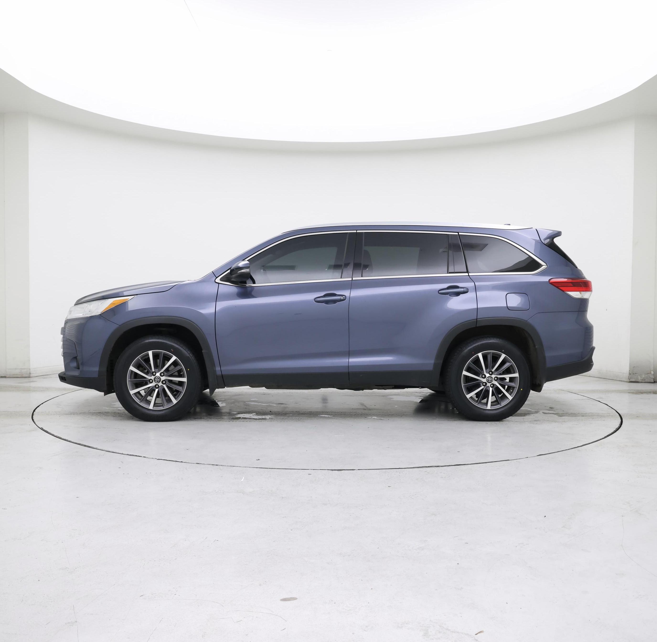 Thumbnail: 2019 Toyota Highlander - 3