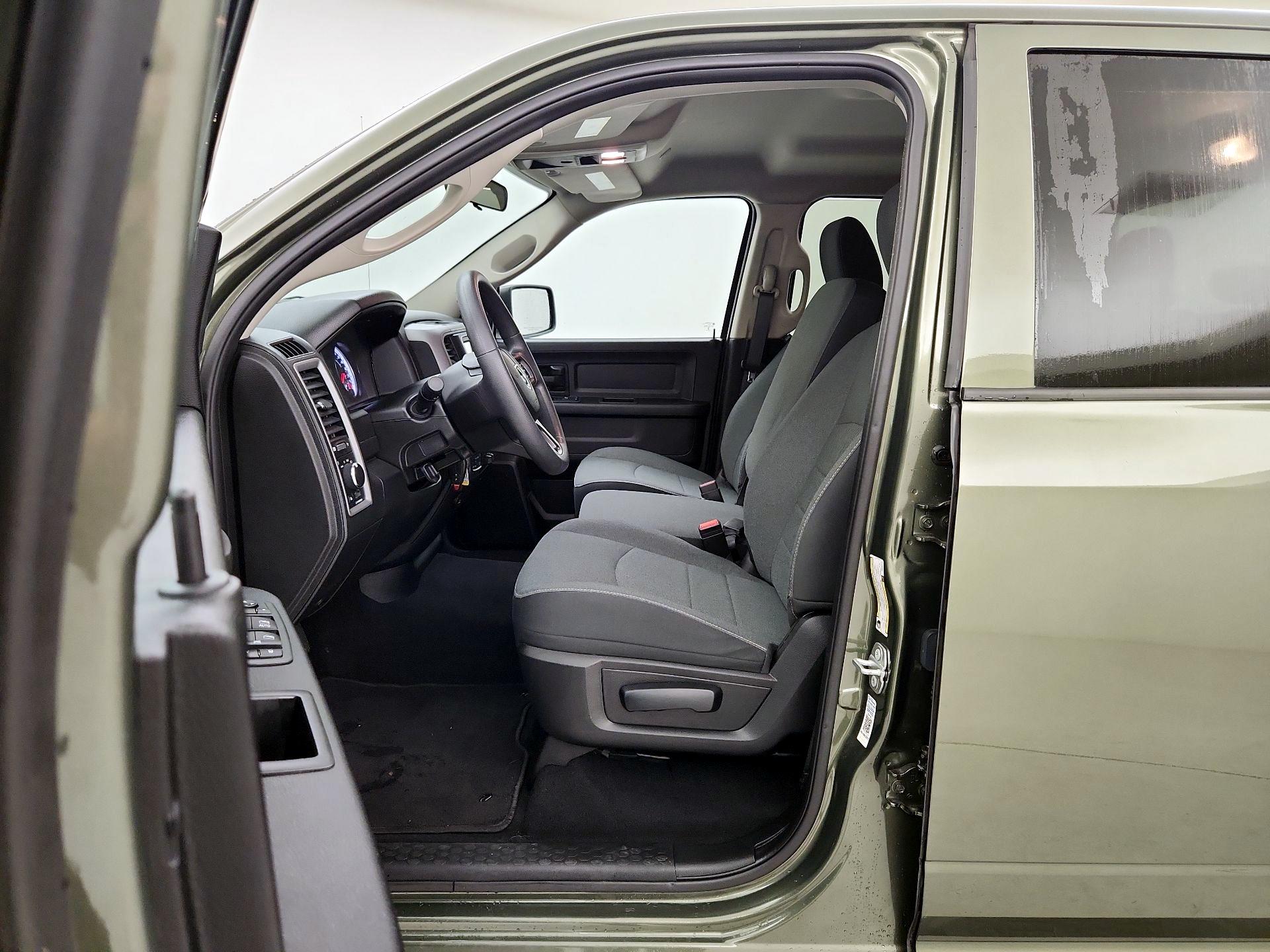 Thumbnail: 2021 RAM 1500 Classic - 11