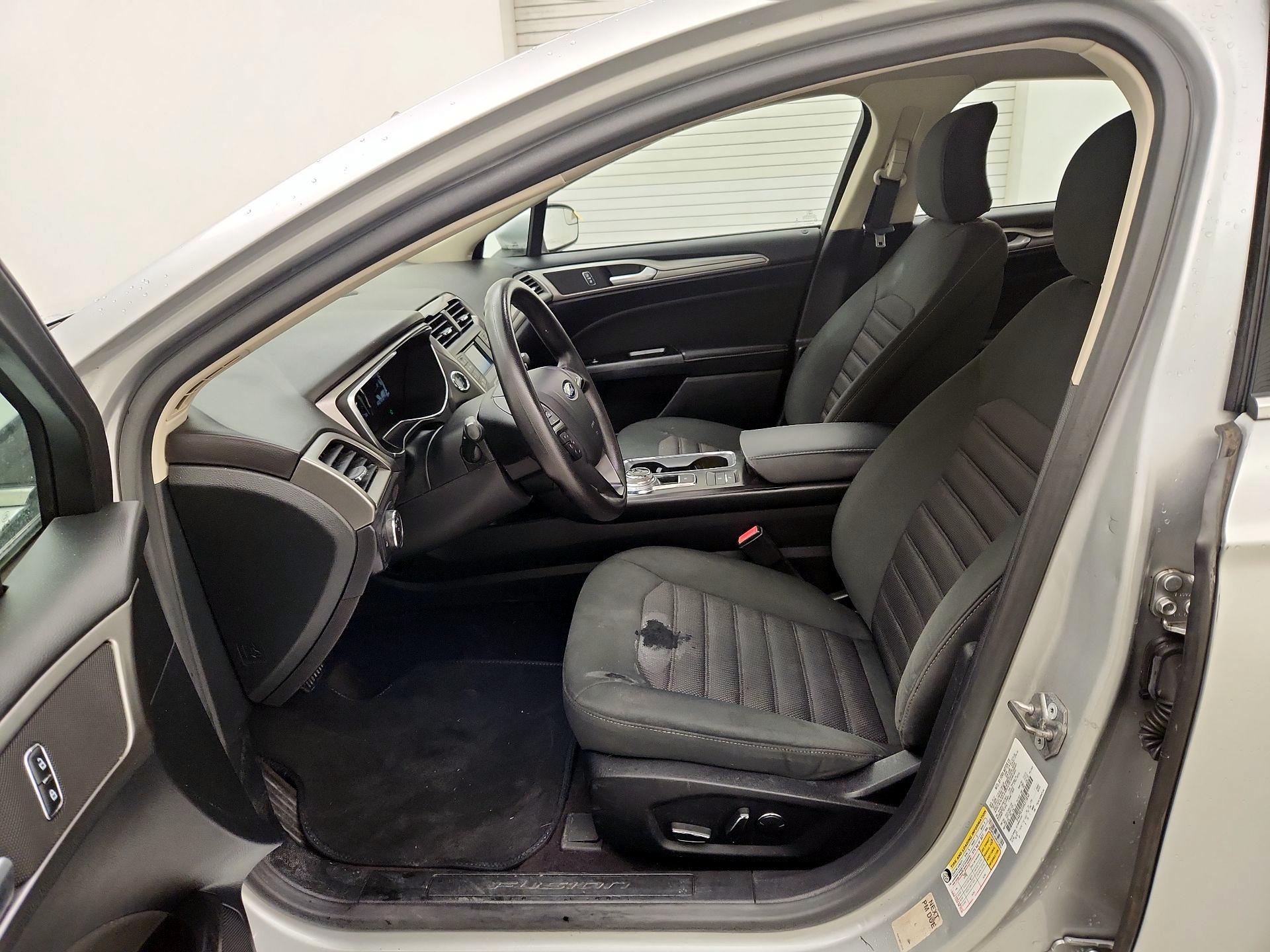 Thumbnail: 2017 Ford Fusion - 11