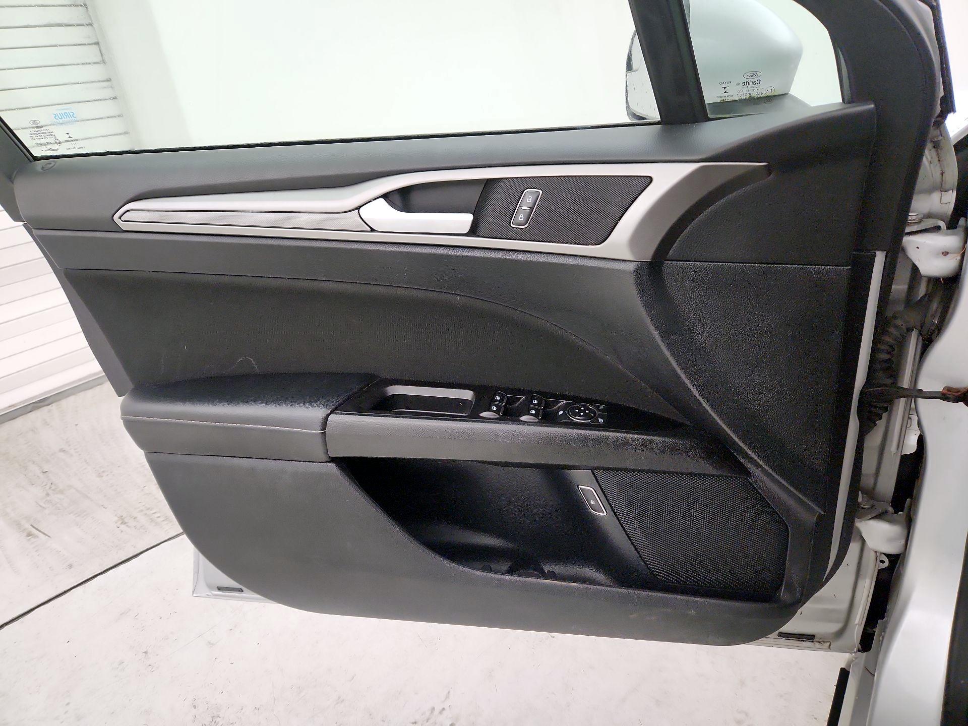 Thumbnail: 2017 Ford Fusion - 12