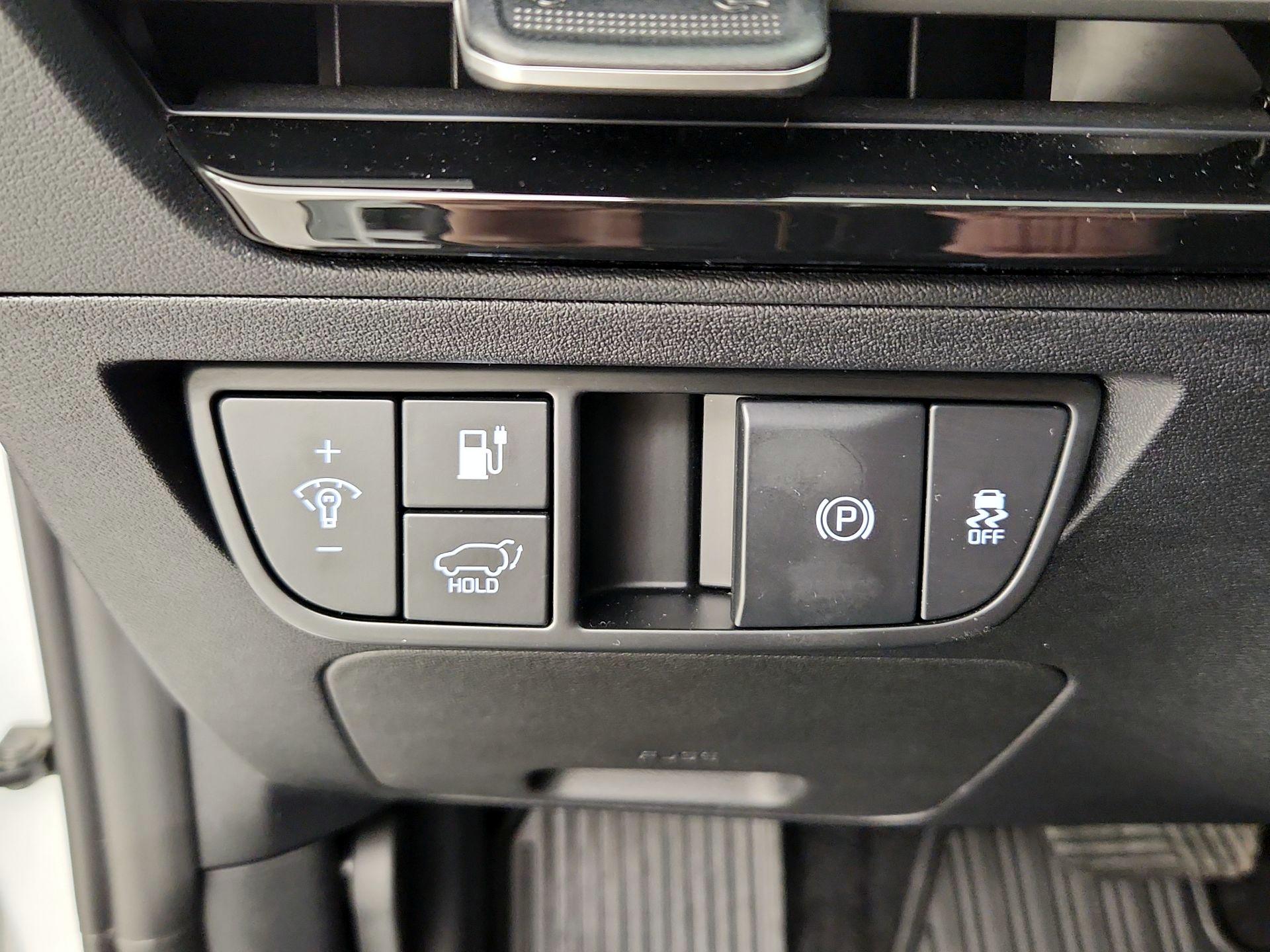 Thumbnail: 2022 Kia EV6 - 13