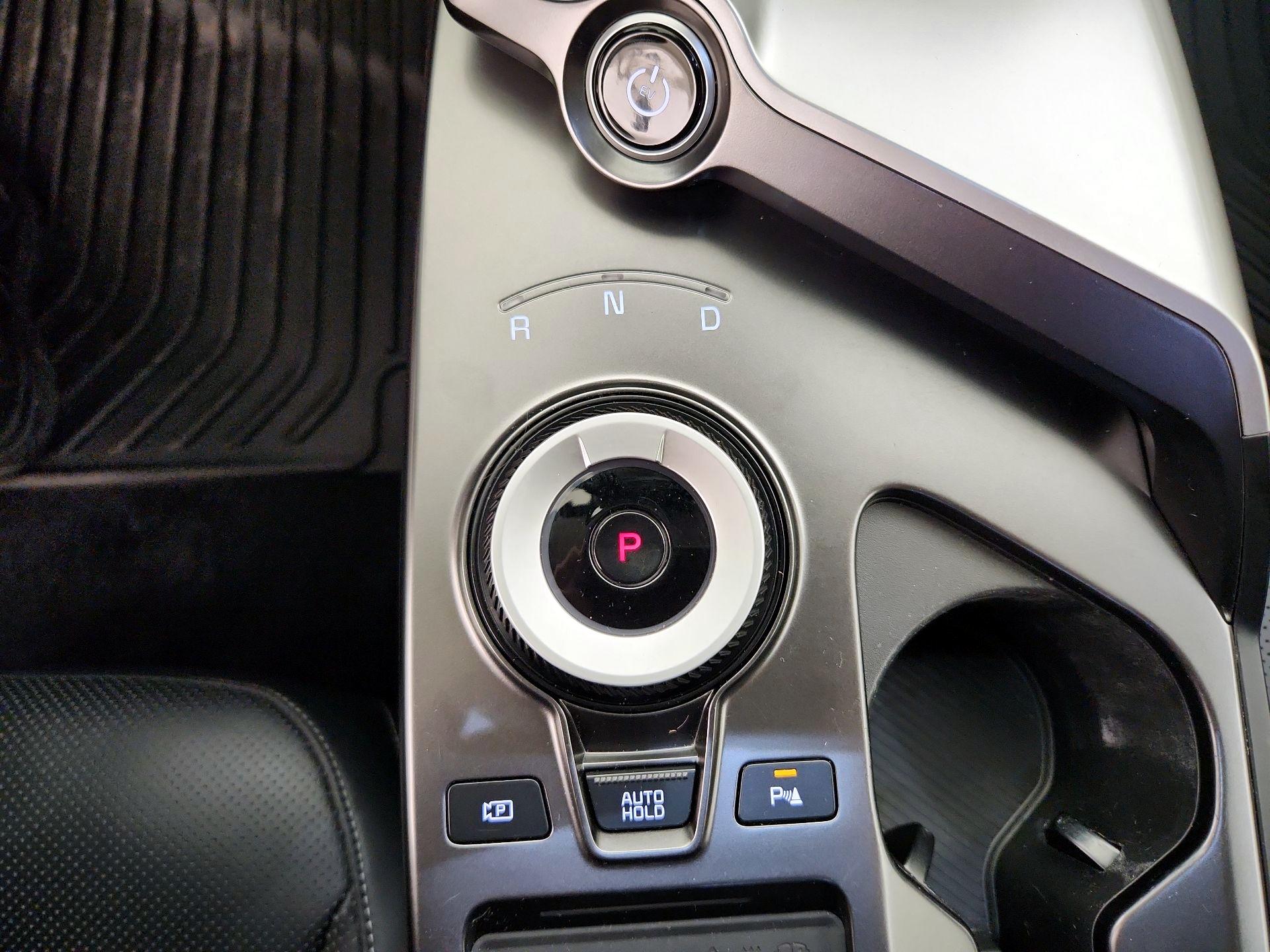 Thumbnail: 2022 Kia EV6 - 18