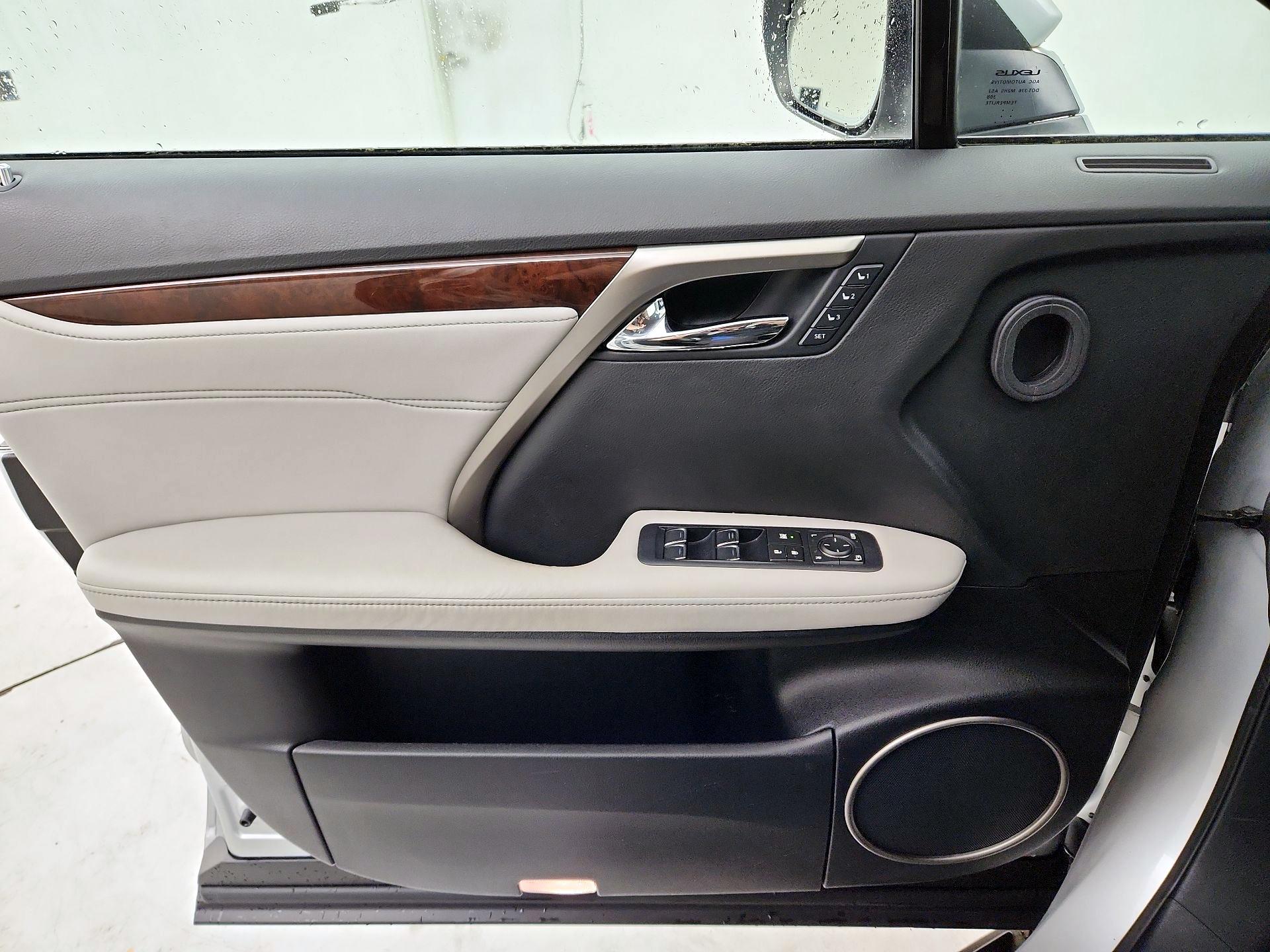 Thumbnail: 2016 Lexus RX - 12