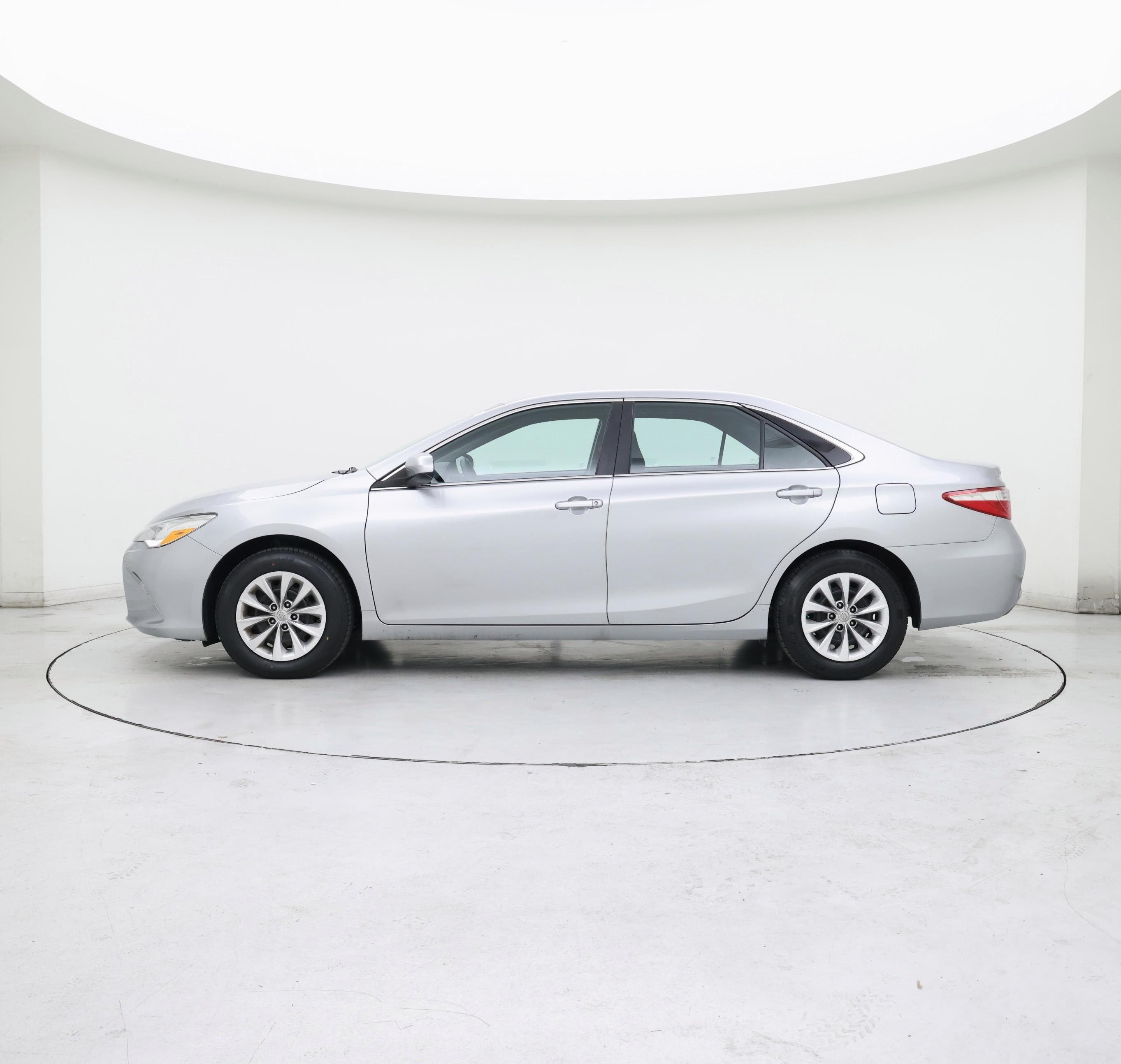 Thumbnail: 2017 Toyota Camry - 3