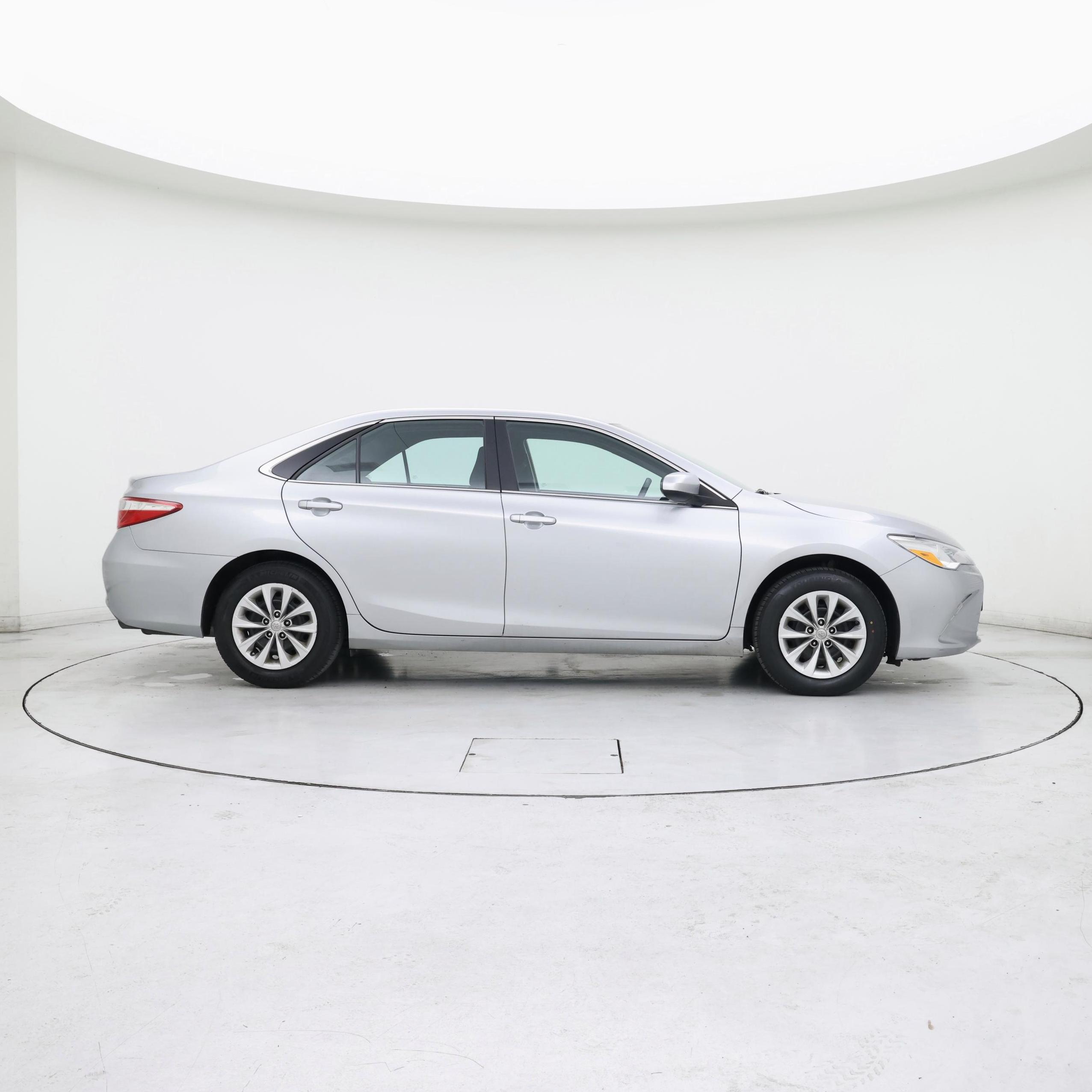 Thumbnail: 2017 Toyota Camry - 7