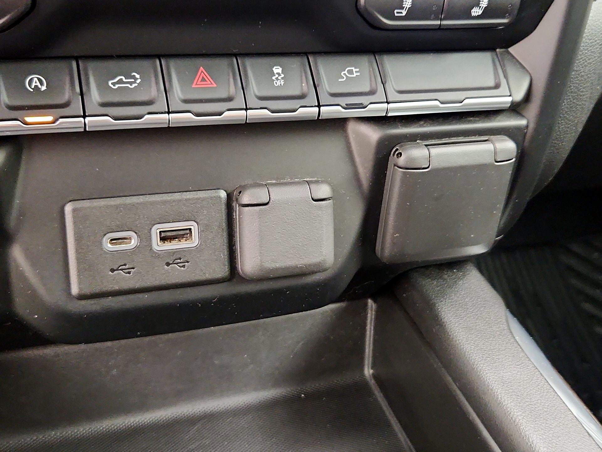 Thumbnail: 2022 Chevrolet Silverado 1500 - 18