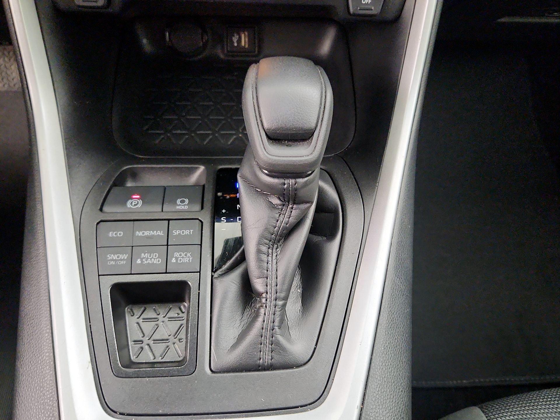 Thumbnail: 2024 Toyota RAV4 - 17